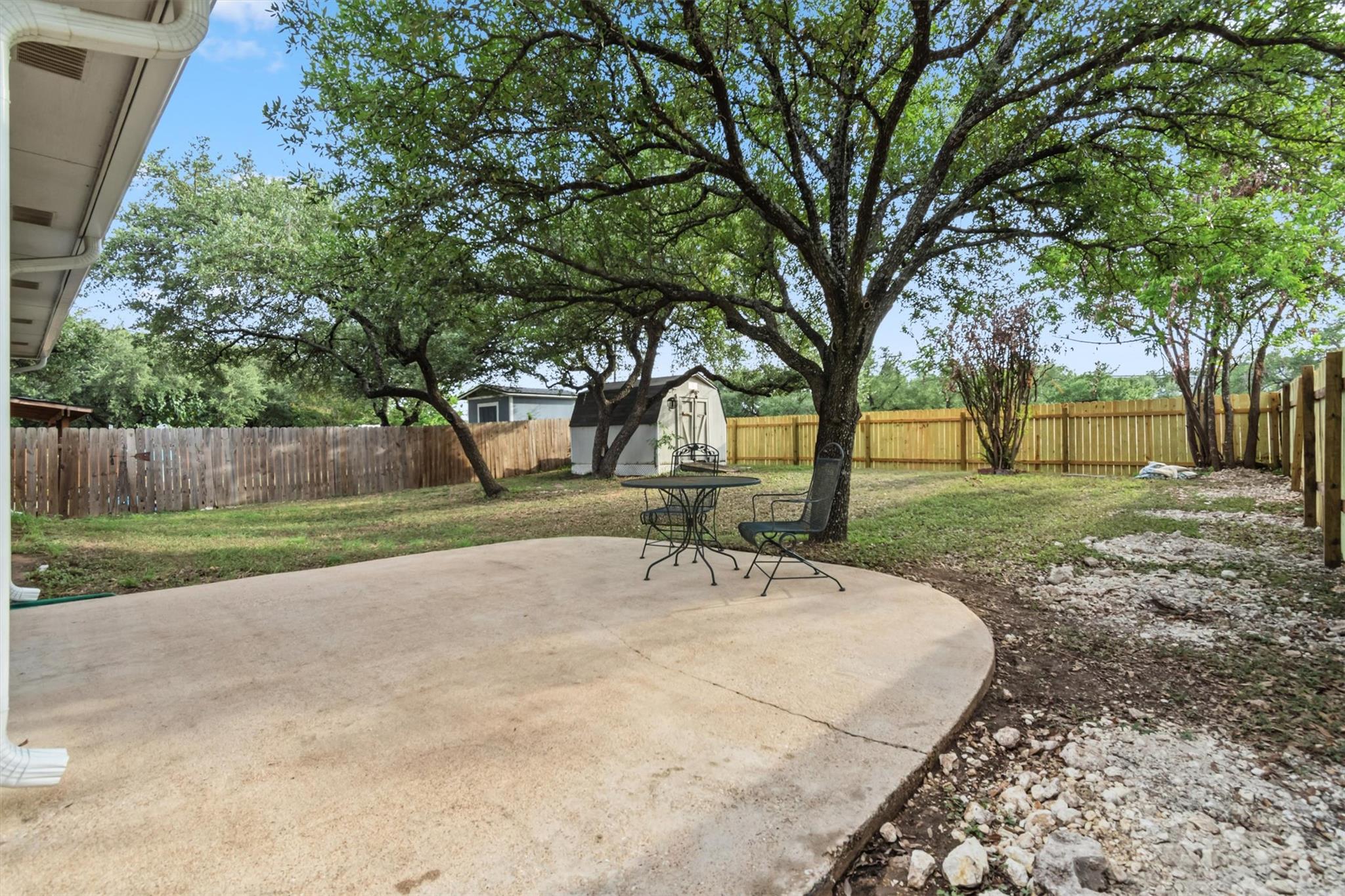 913 Tanglewood Dr, Leander, TX 78641