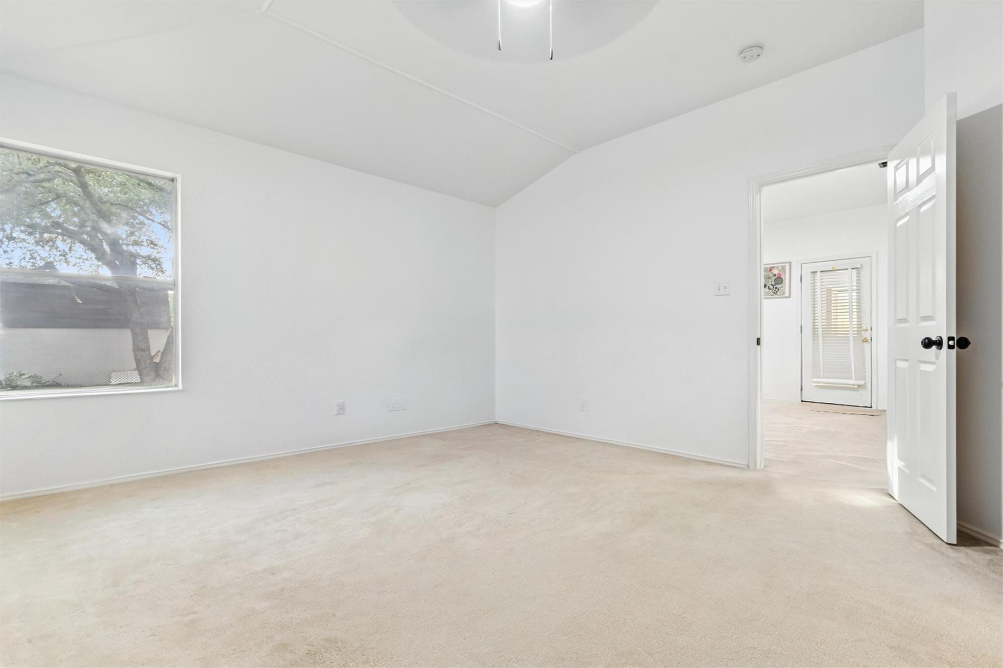 913 Tanglewood Dr, Leander, TX 78641