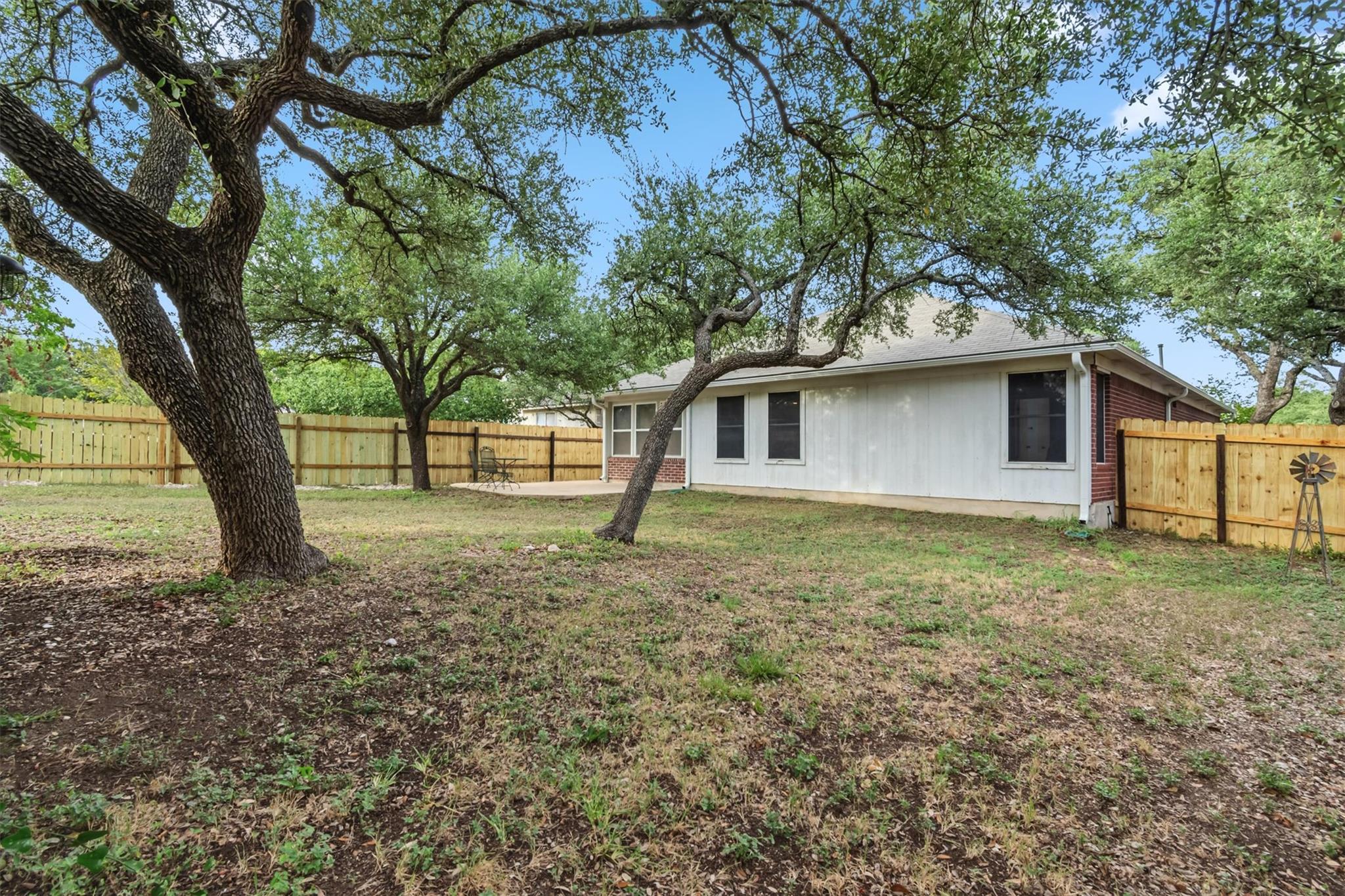 913 Tanglewood Dr, Leander, TX 78641