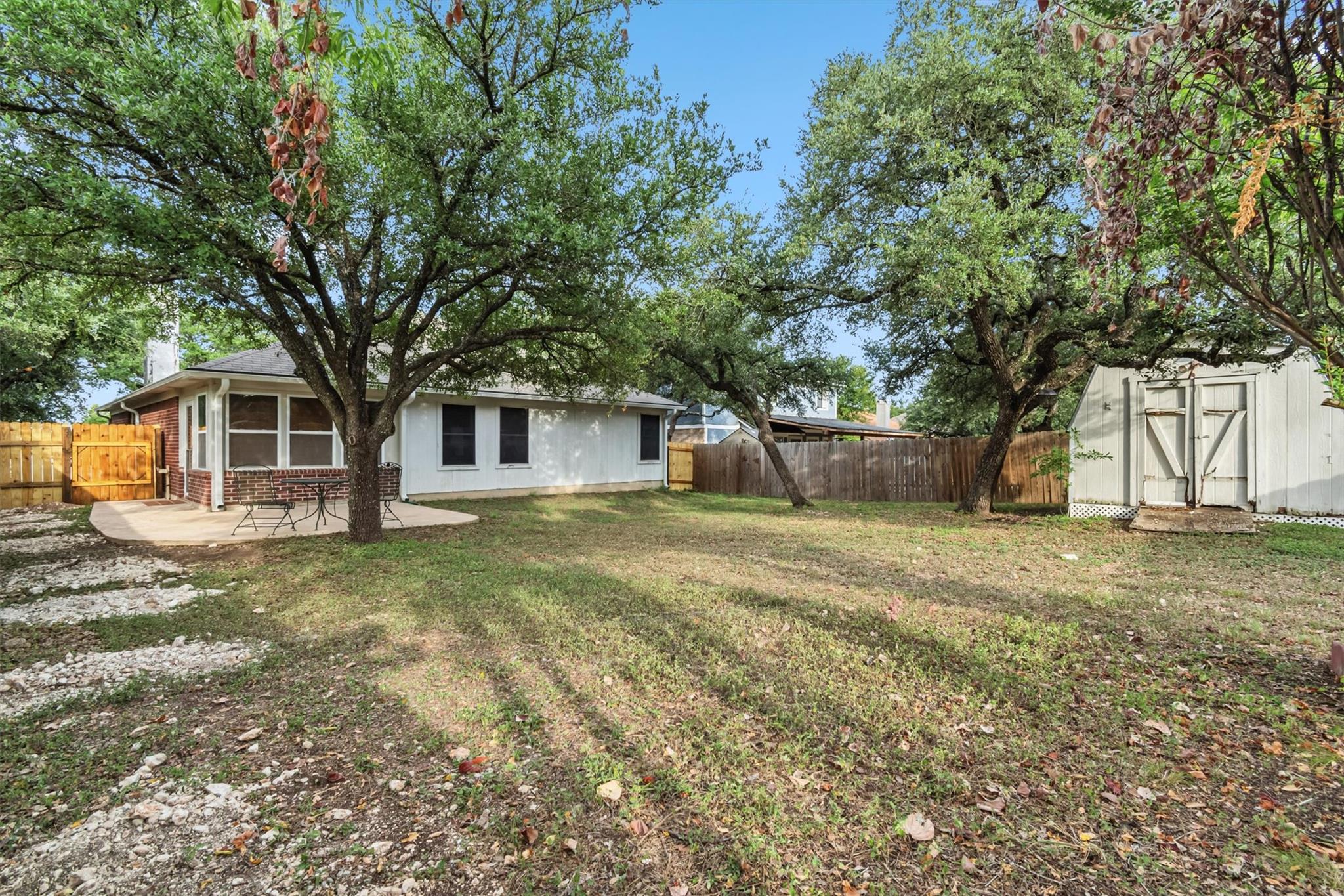 913 Tanglewood Dr, Leander, TX 78641