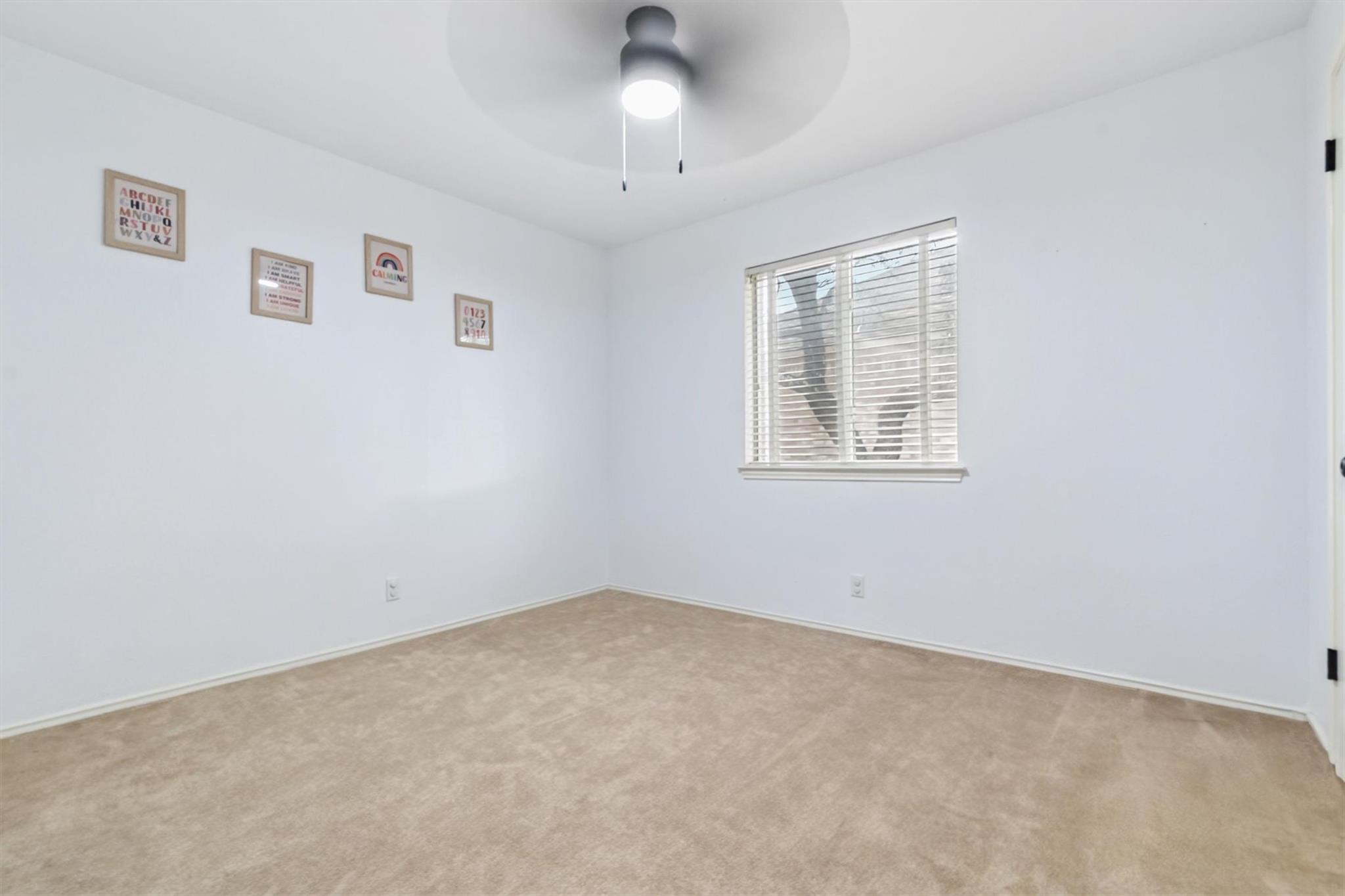 913 Tanglewood Dr, Leander, TX 78641