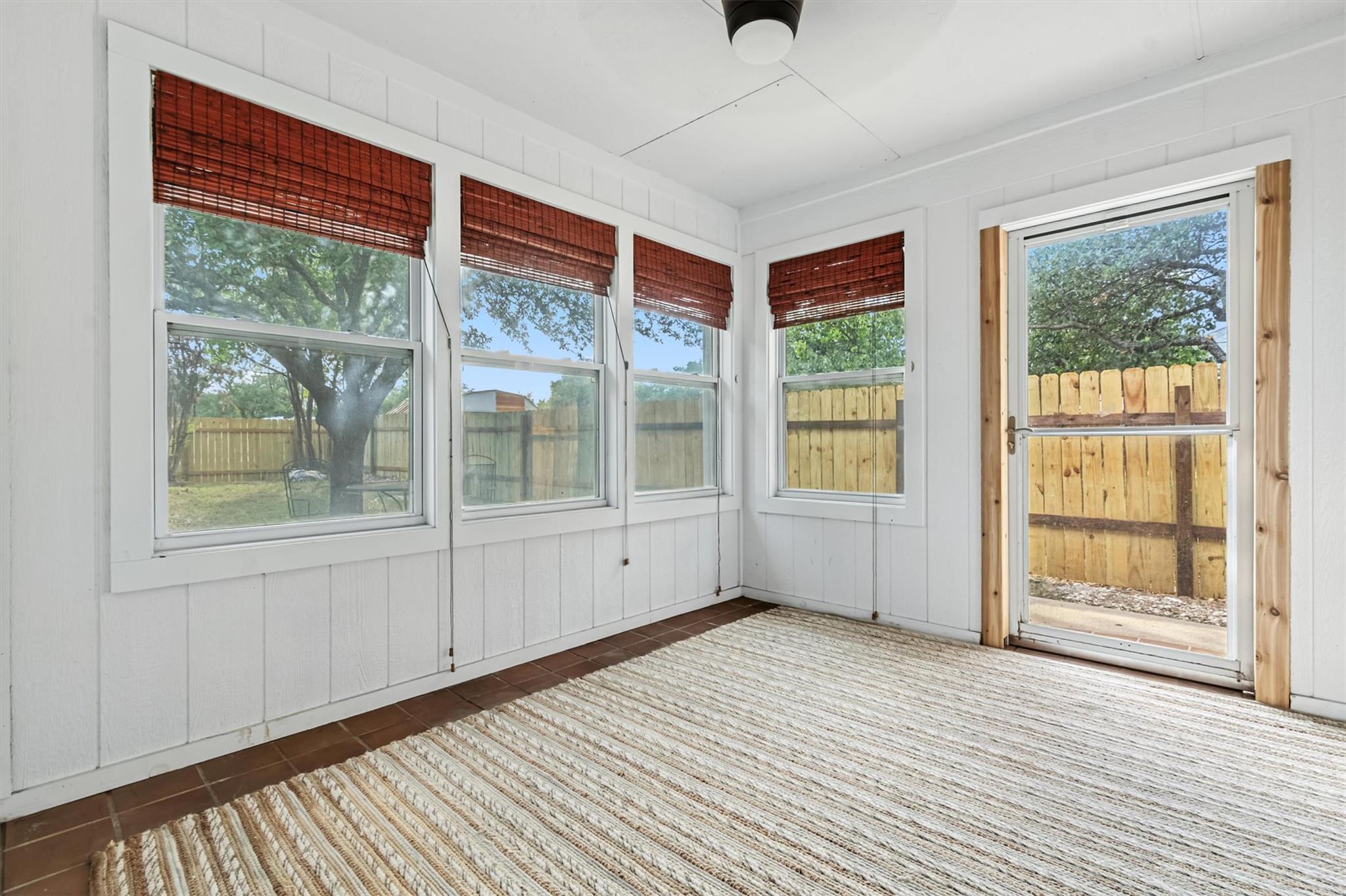 913 Tanglewood Dr, Leander, TX 78641