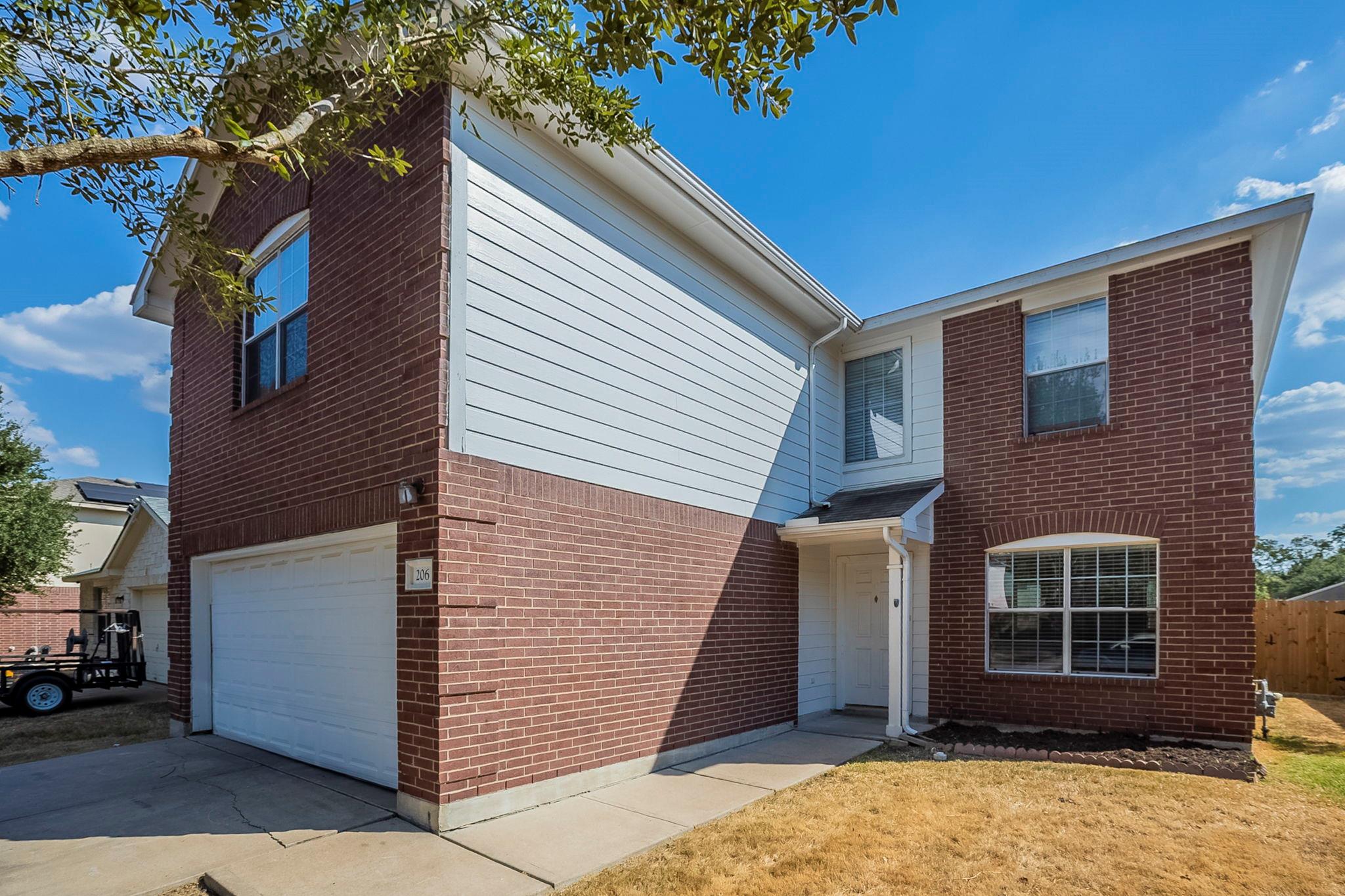 206 Pheasant Trl, Bastrop, TX 78602