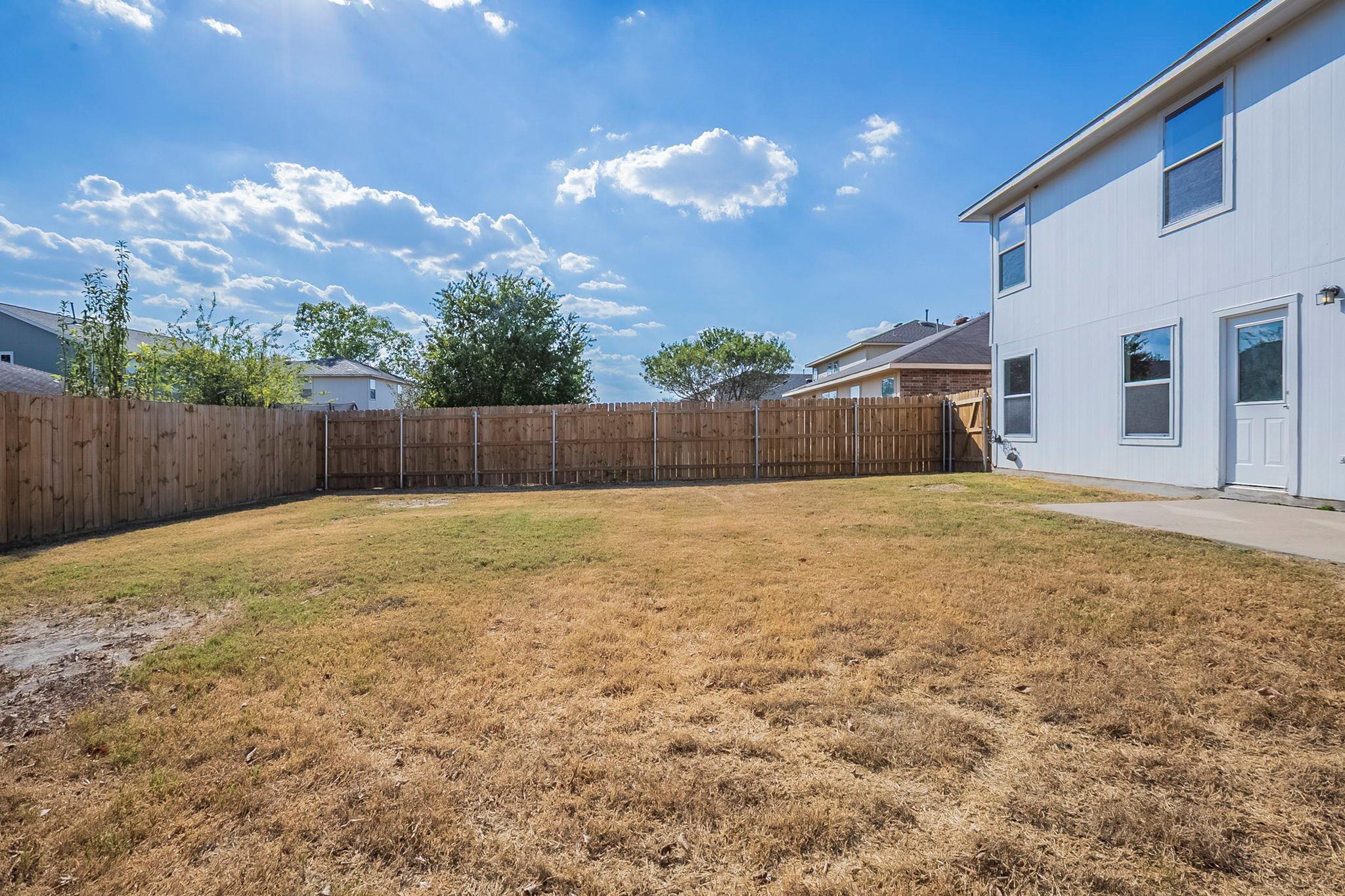 206 Pheasant Trl, Bastrop, TX 78602