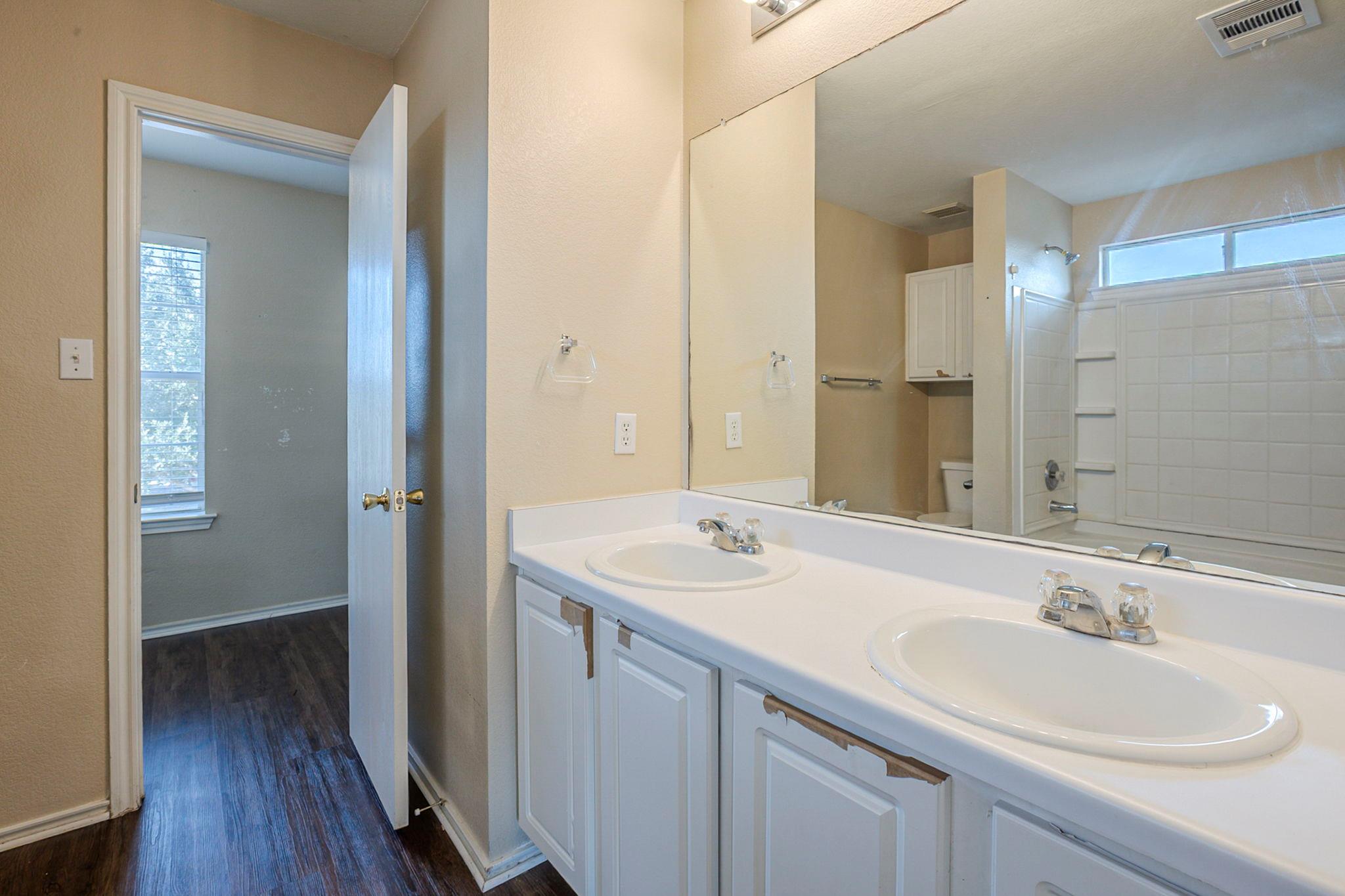 206 Pheasant Trl, Bastrop, TX 78602