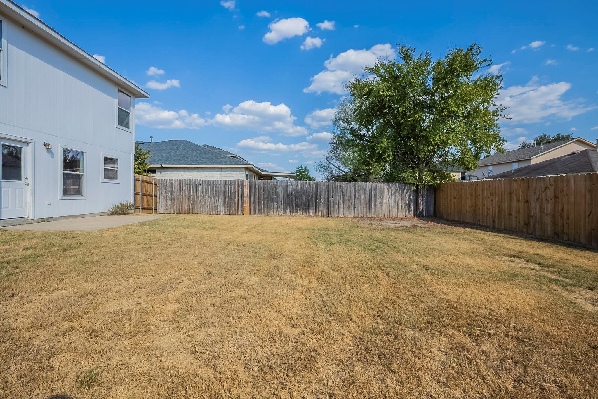 206 Pheasant Trl, Bastrop, TX 78602