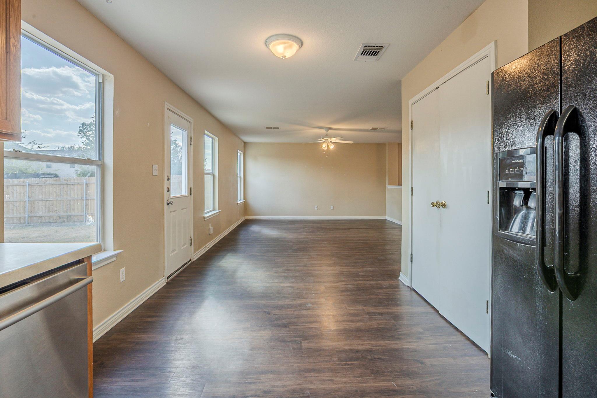 206 Pheasant Trl, Bastrop, TX 78602