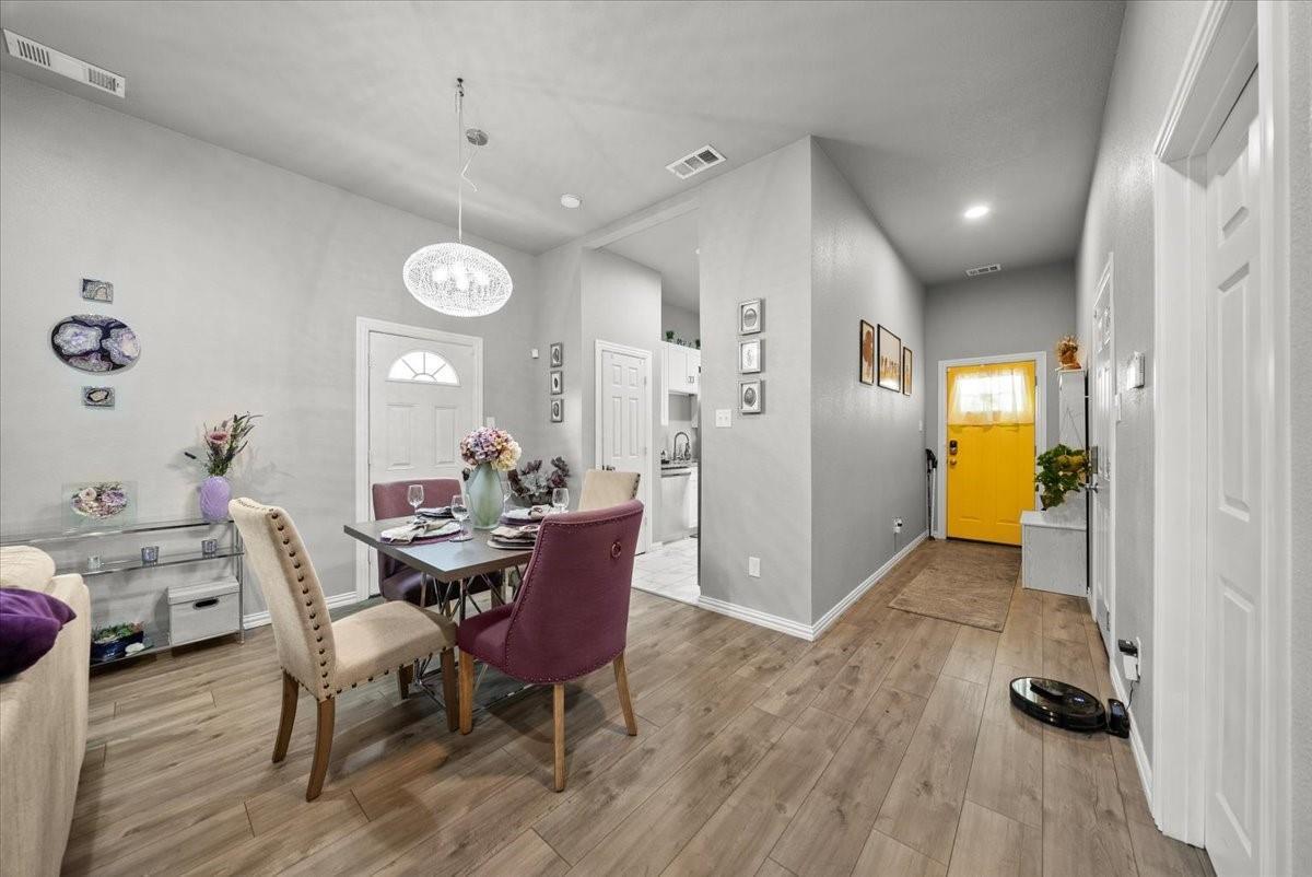 5312 Black Hawk St, Dallas, TX 75212