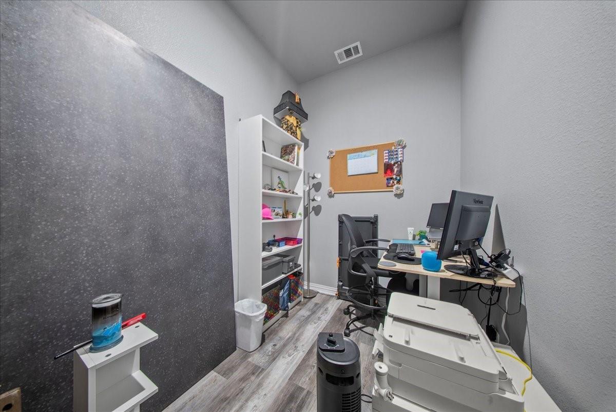 5312 Black Hawk St, Dallas, TX 75212