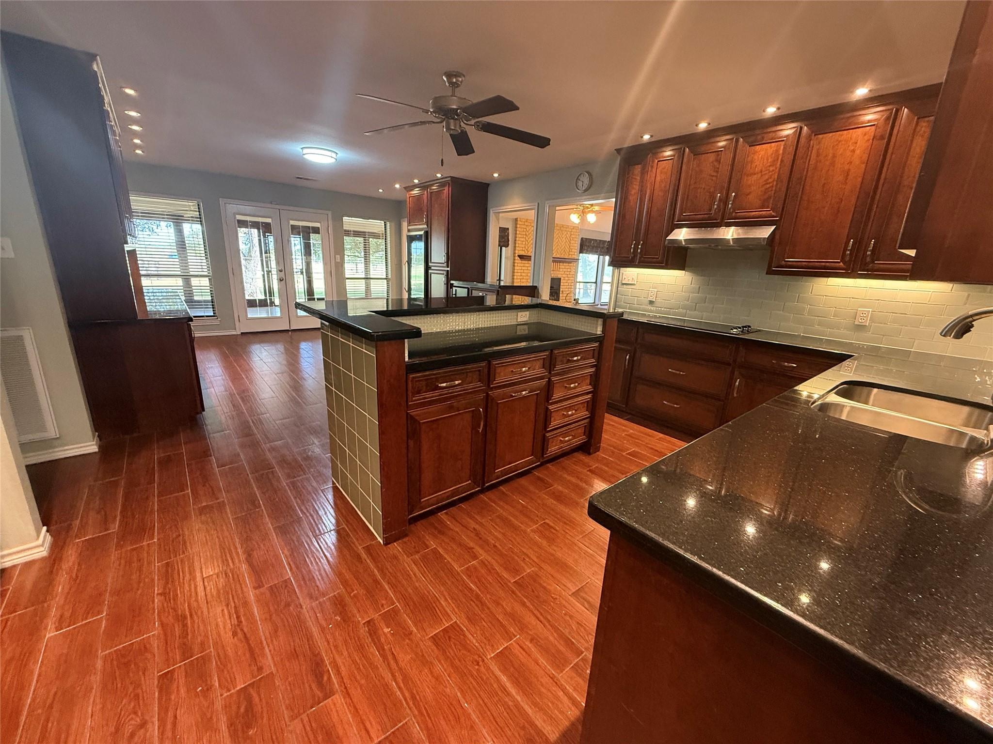 133 Champions Dr, Rockdale, TX 76567