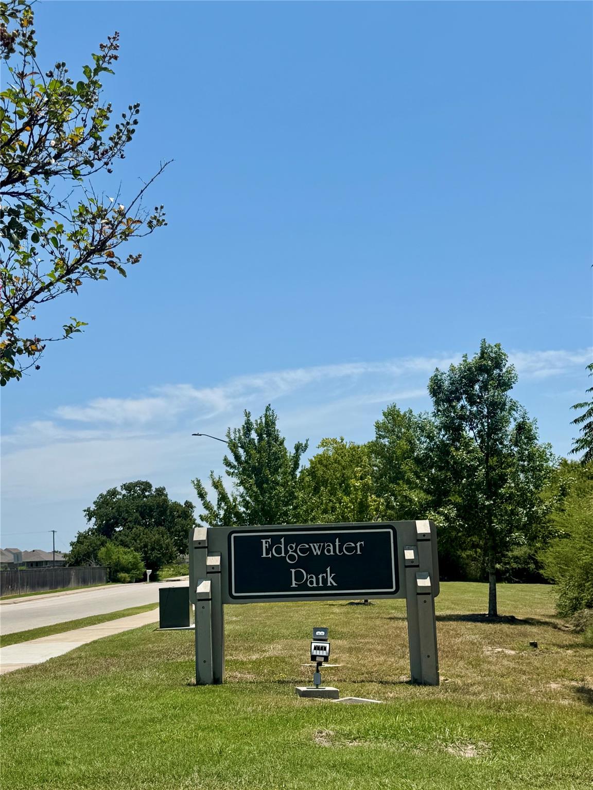 2054 Viva Rd, Bryan, TX 77807