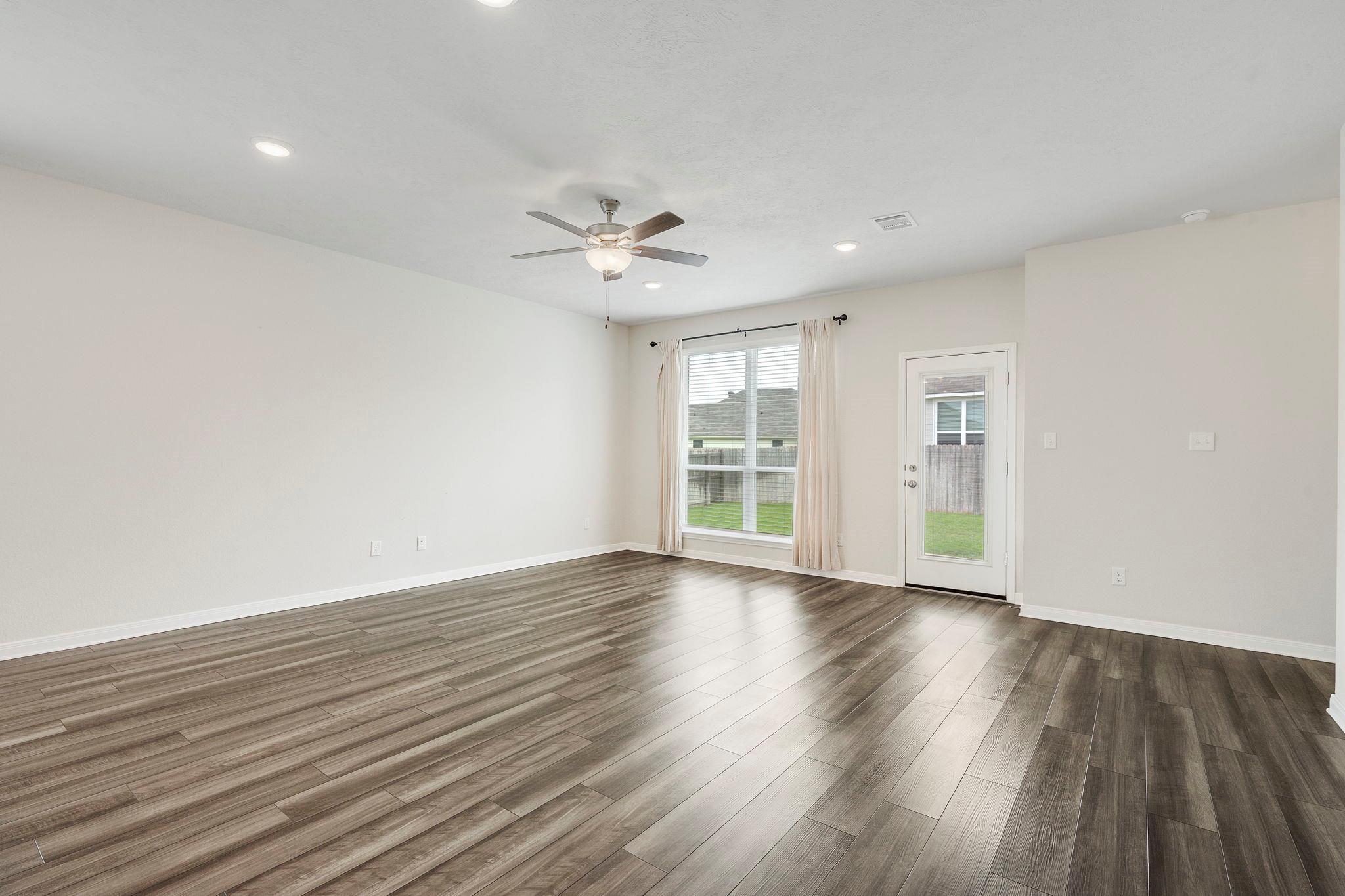 2054 Viva Rd, Bryan, TX 77807