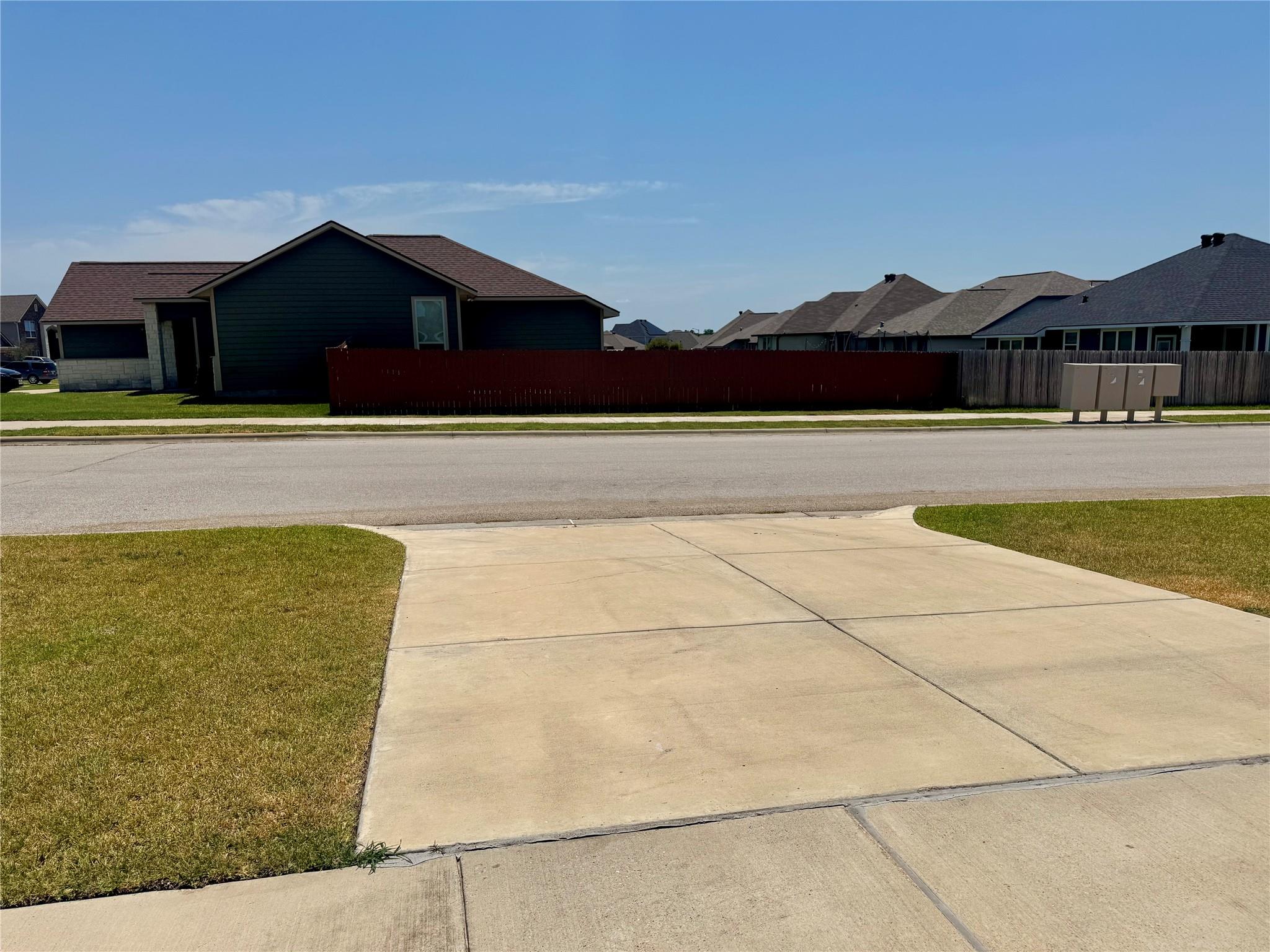 2054 Viva Rd, Bryan, TX 77807