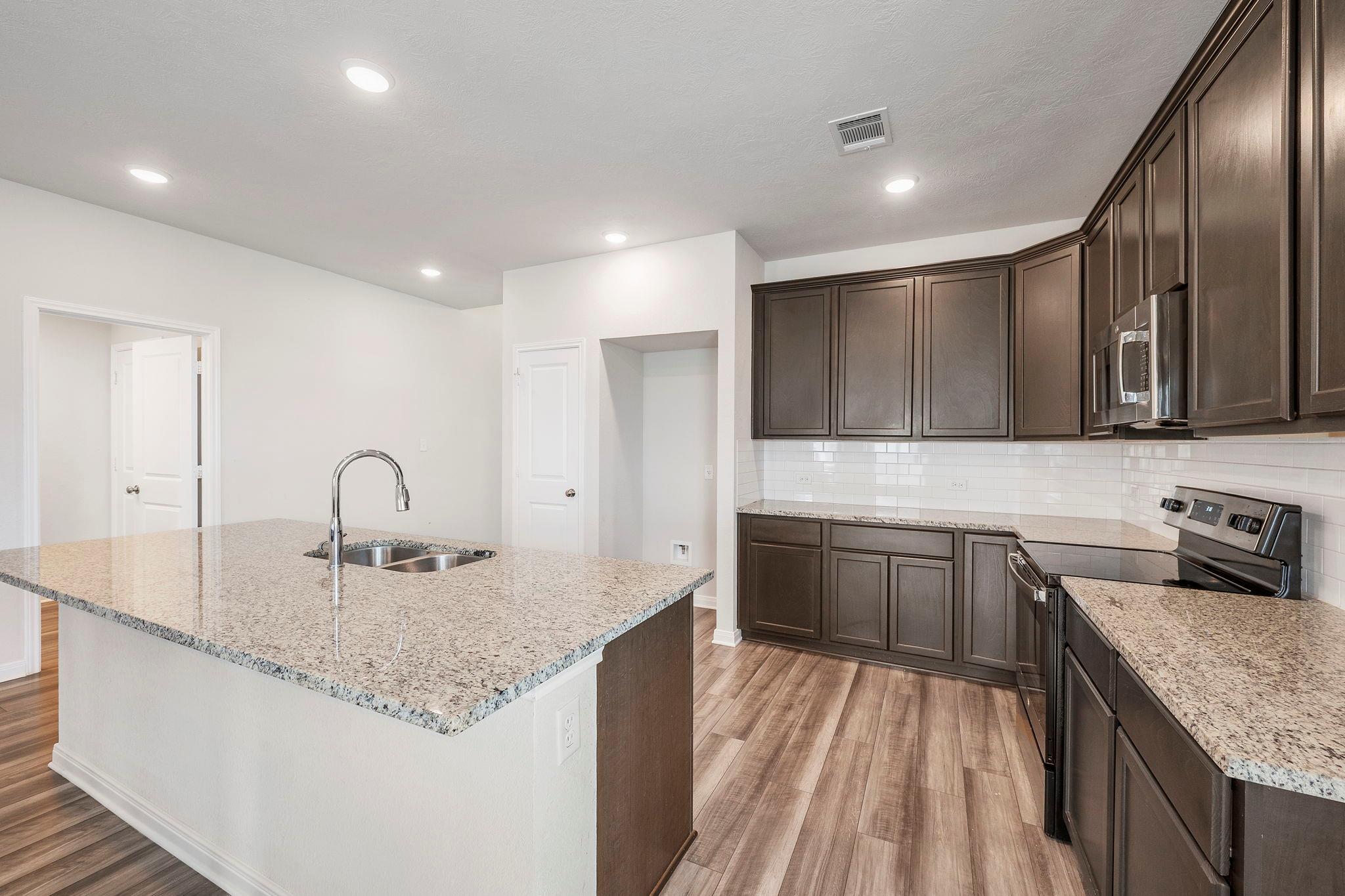 2054 Viva Rd, Bryan, TX 77807