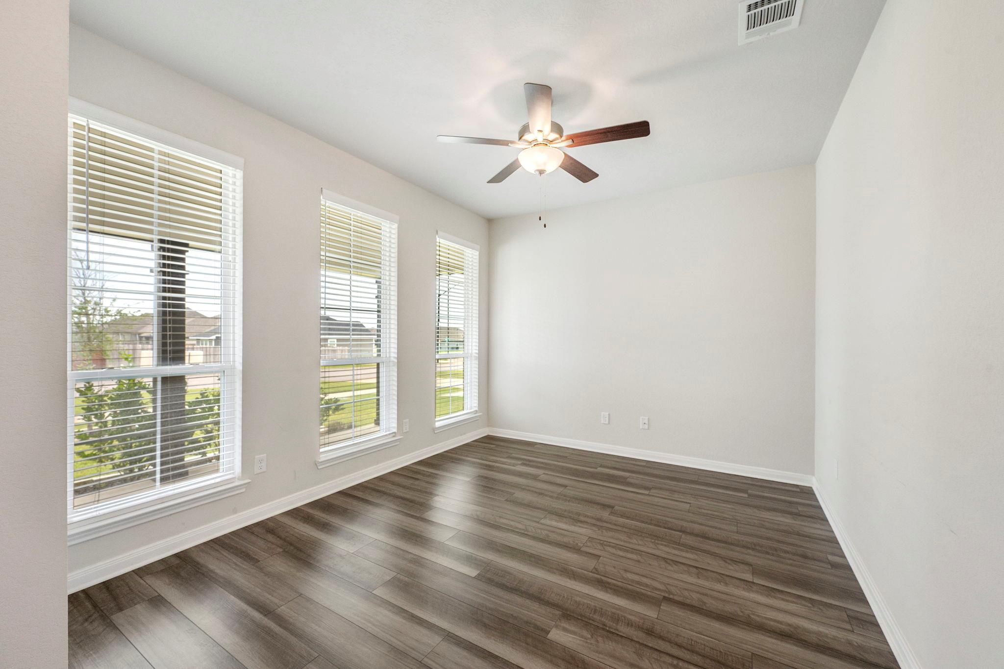 2054 Viva Rd, Bryan, TX 77807