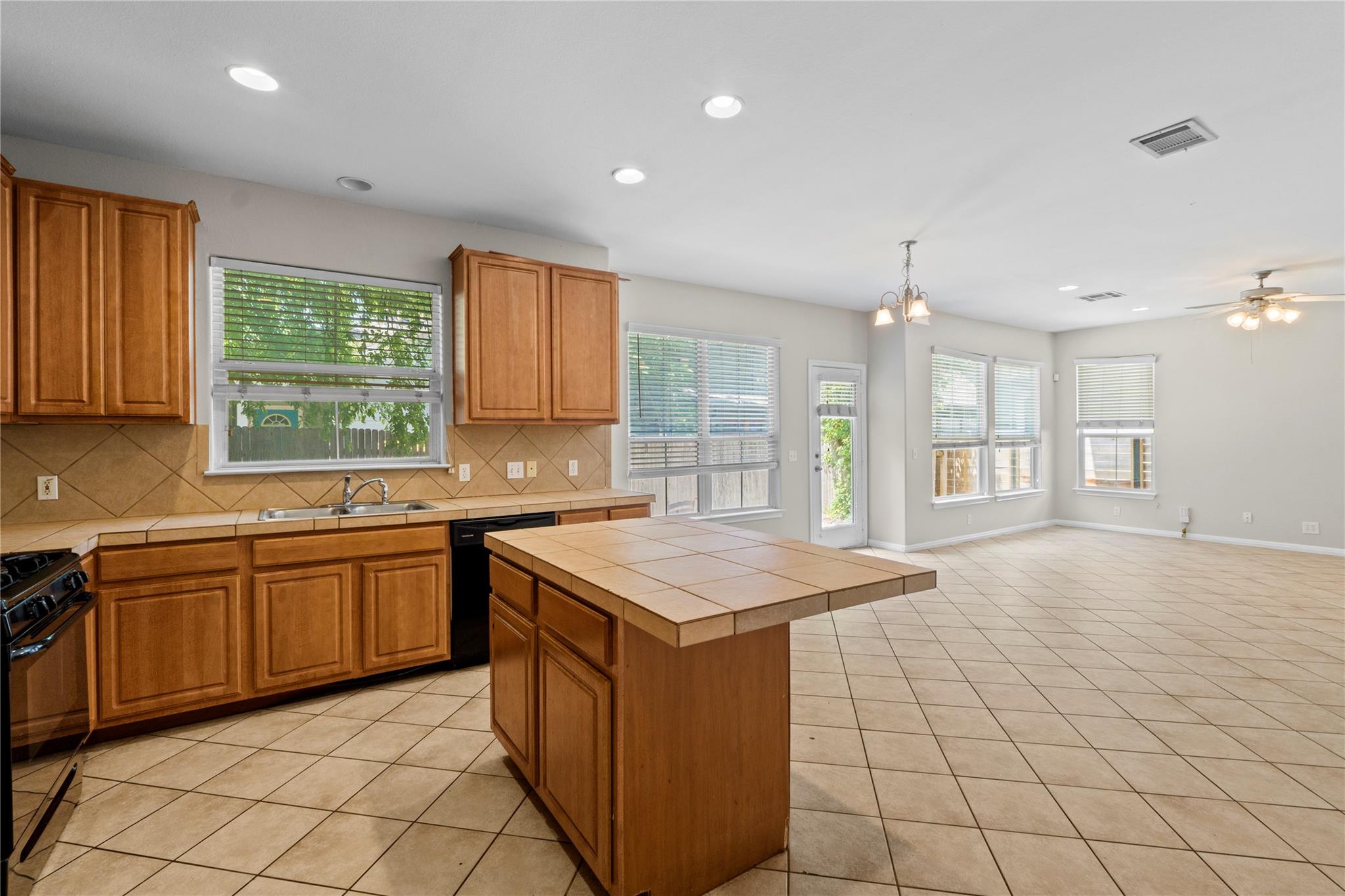 107 Nelray Blvd # A, Austin, TX 78751