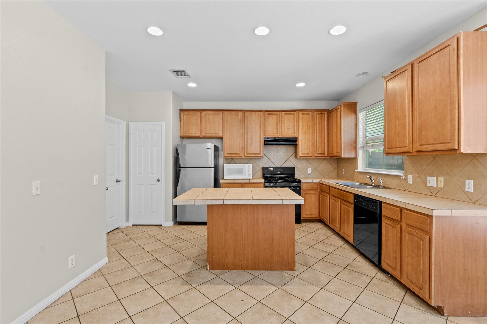 107 Nelray Blvd # A, Austin, TX 78751