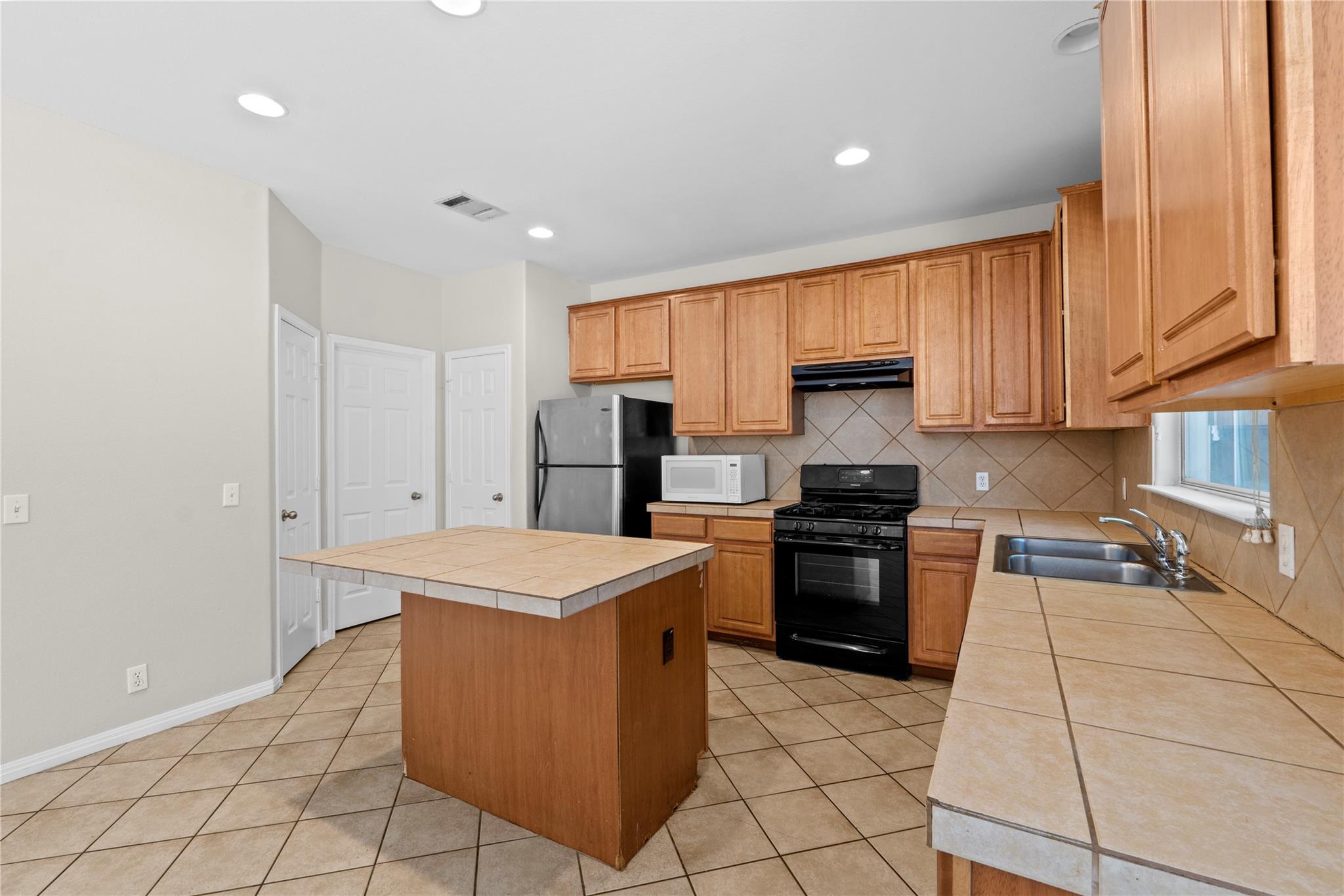 107 Nelray Blvd # A, Austin, TX 78751