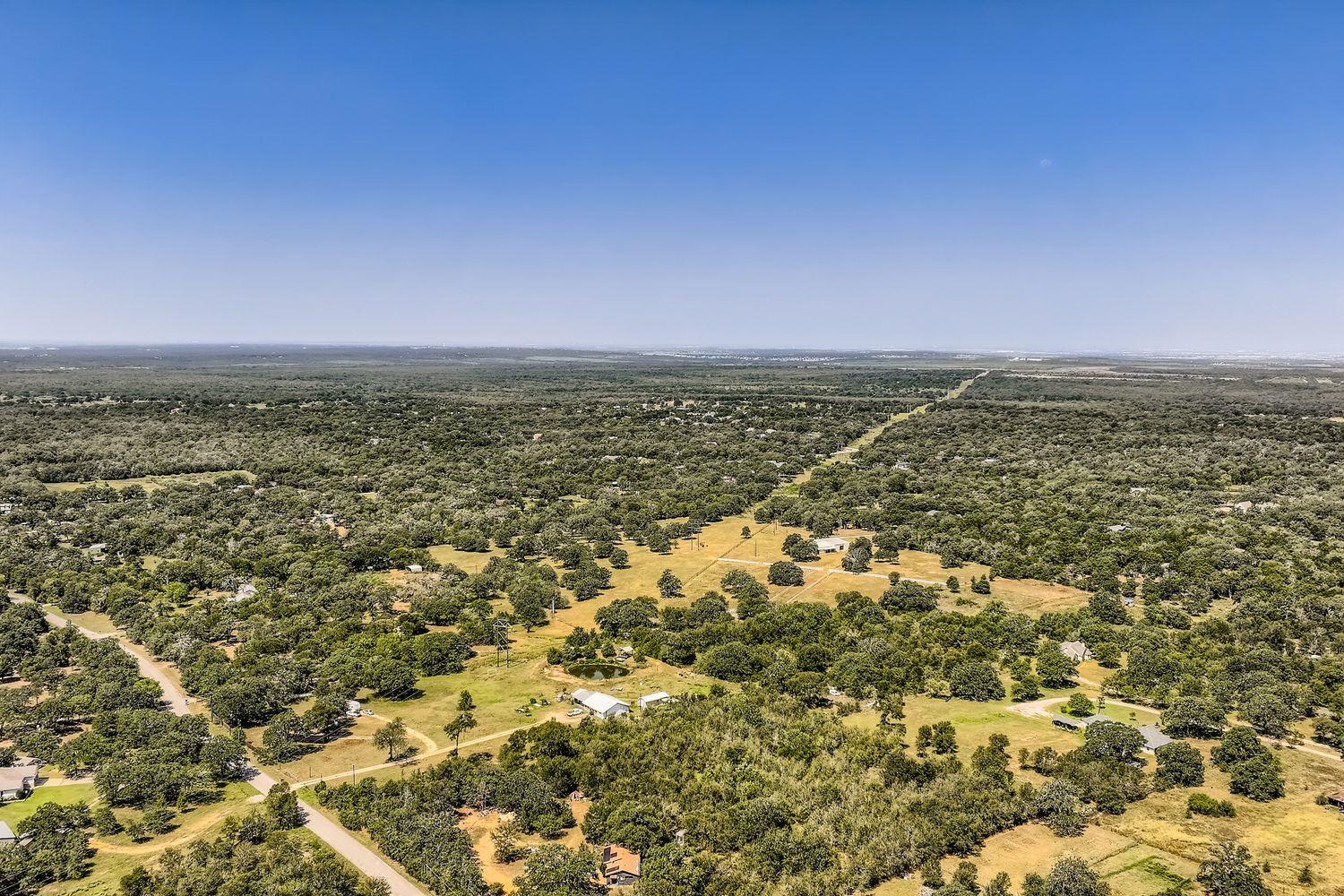 279 Pope Bnd S, Cedar Creek, TX 78612