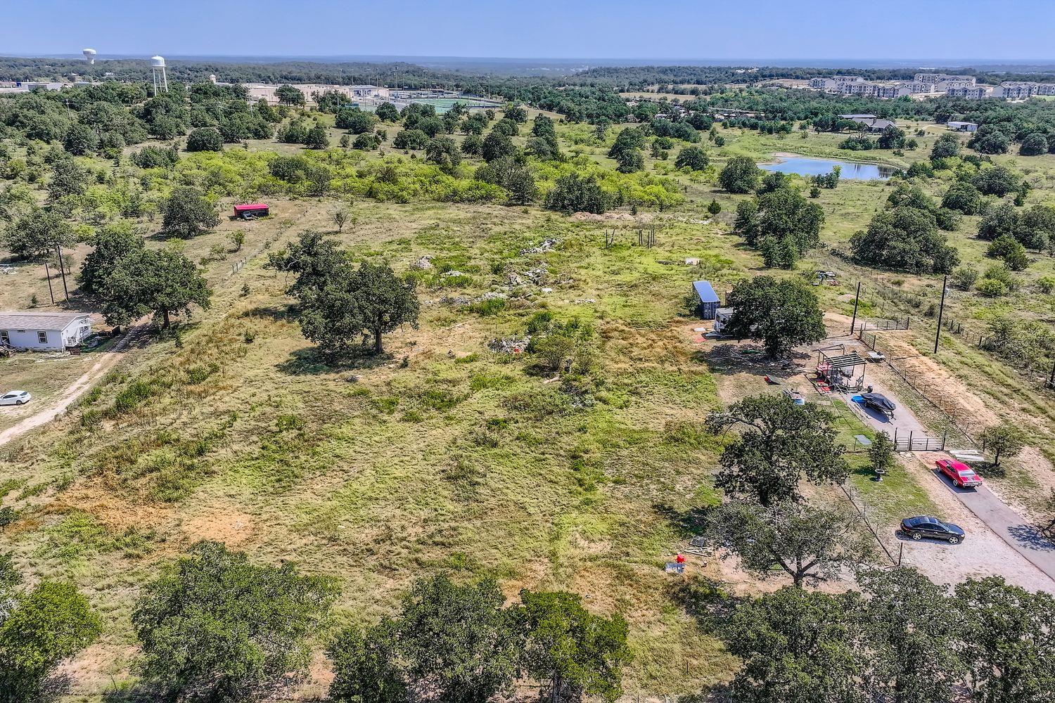 279 Pope Bnd S, Cedar Creek, TX 78612