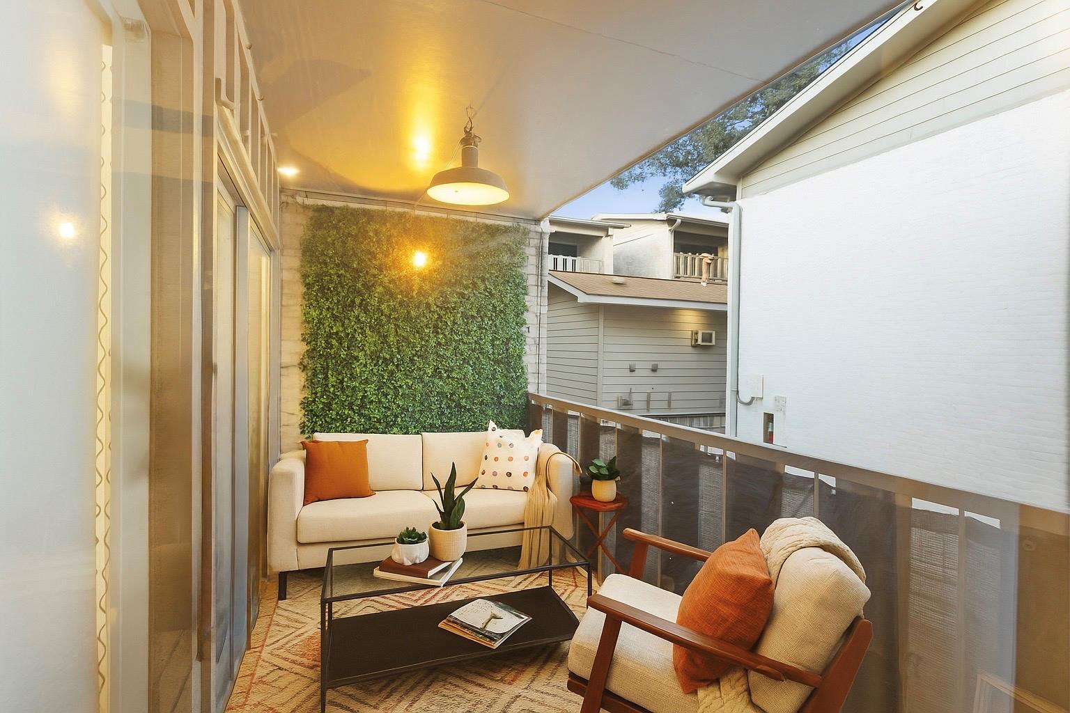 1304 Summit St # 209, Austin, TX 78741