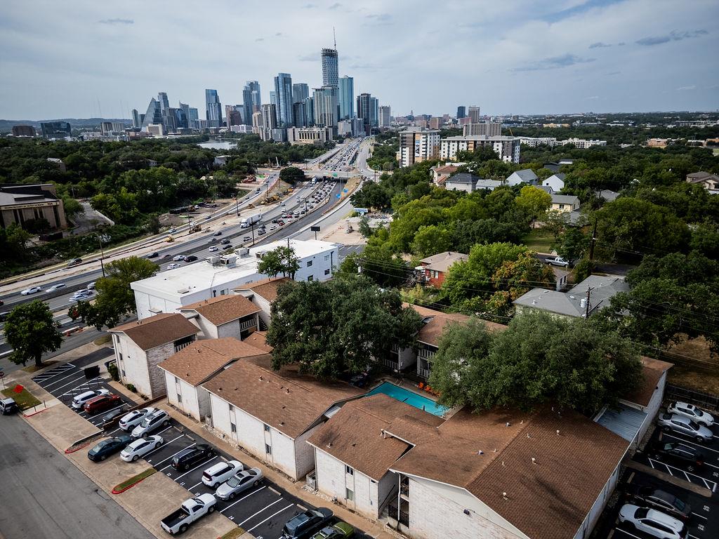 1304 Summit St # 209, Austin, TX 78741