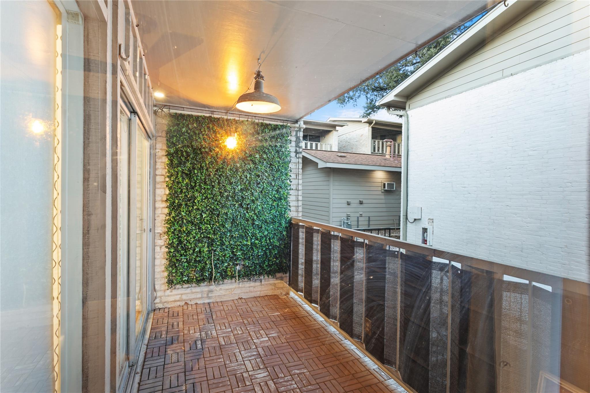 1304 Summit St # 209, Austin, TX 78741