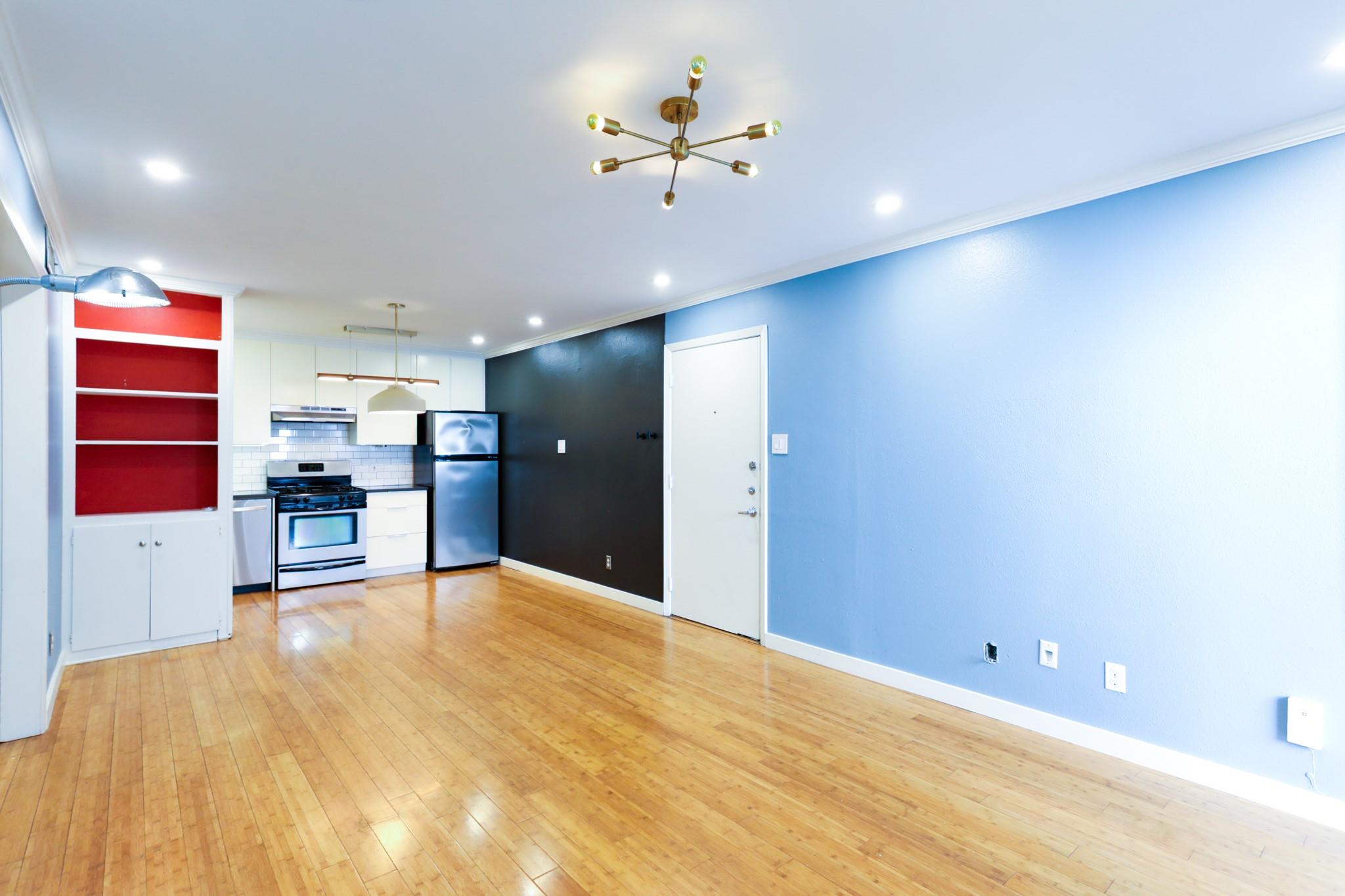 1304 Summit St # 209, Austin, TX 78741