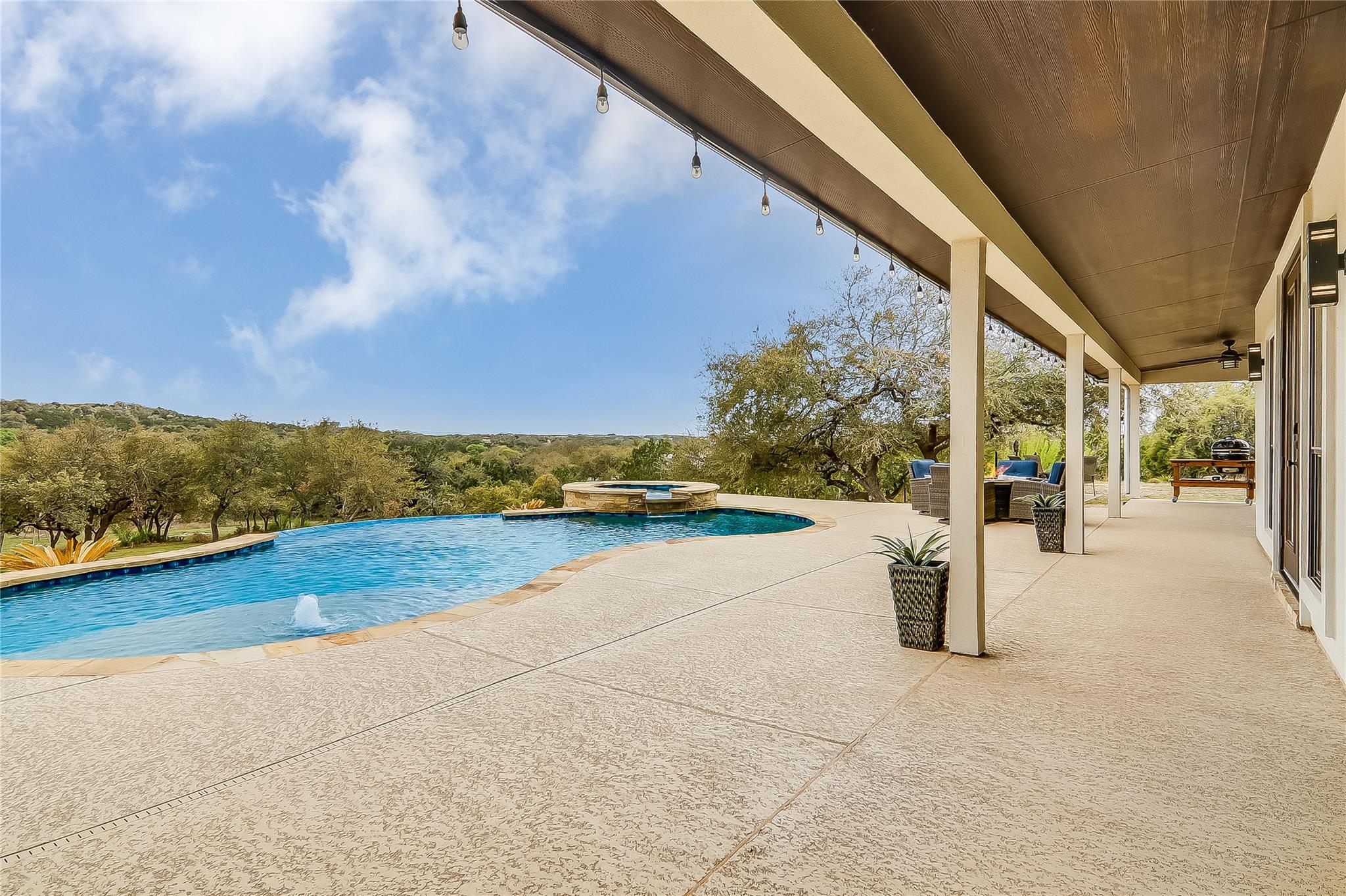 19911 Rancho Cielo Ct, Lago Vista, TX 78645