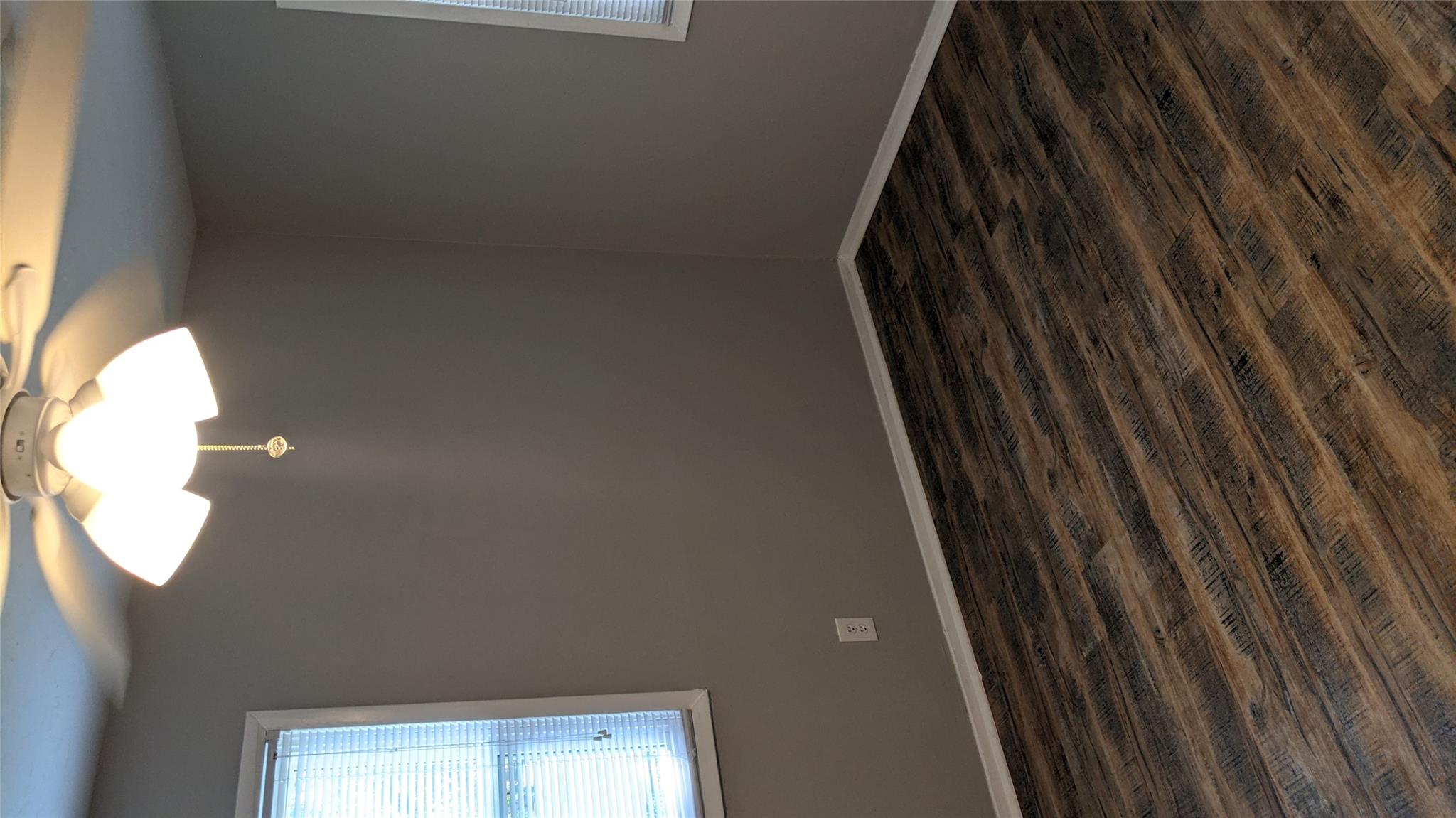 204 3rd St, San Marcos, TX 78666