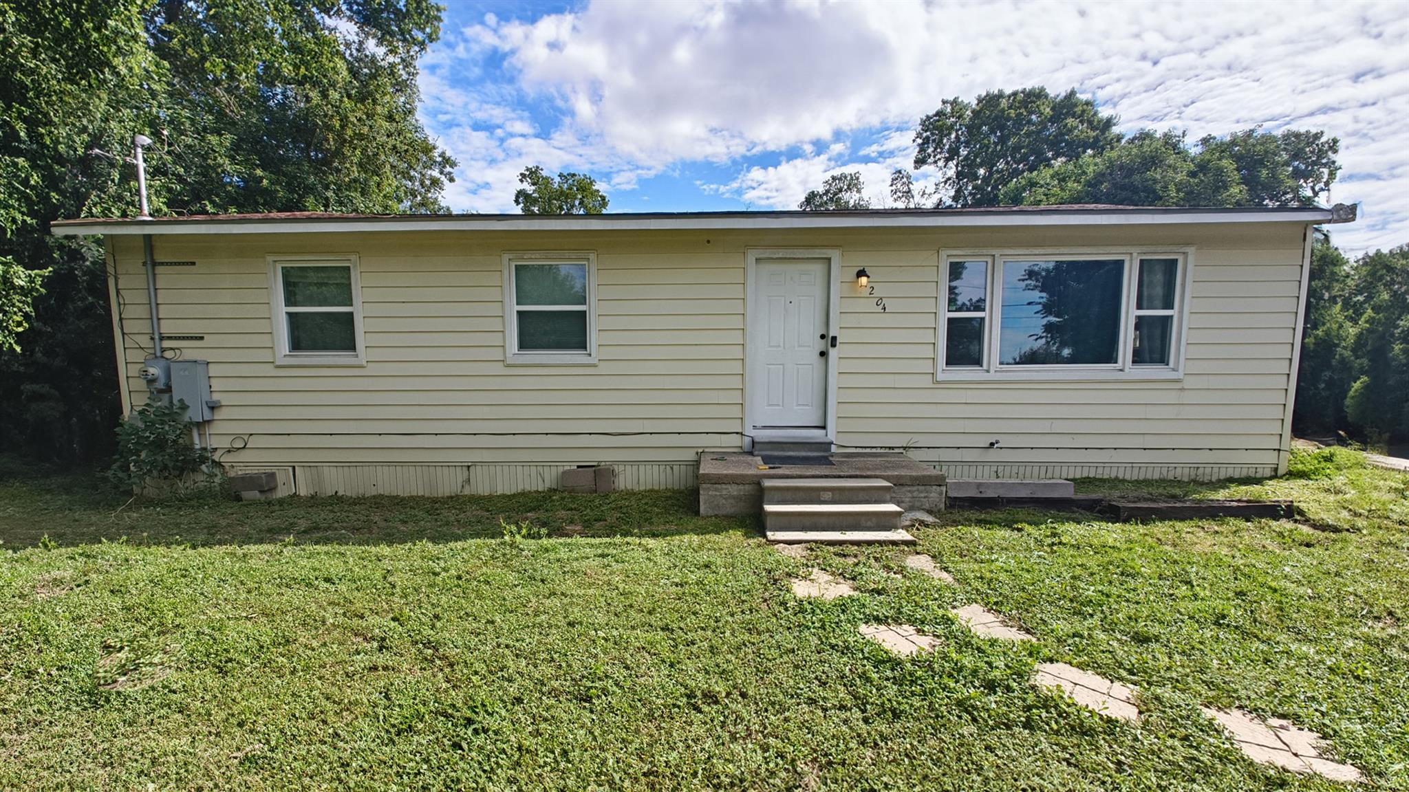 204 3rd St, San Marcos, TX 78666