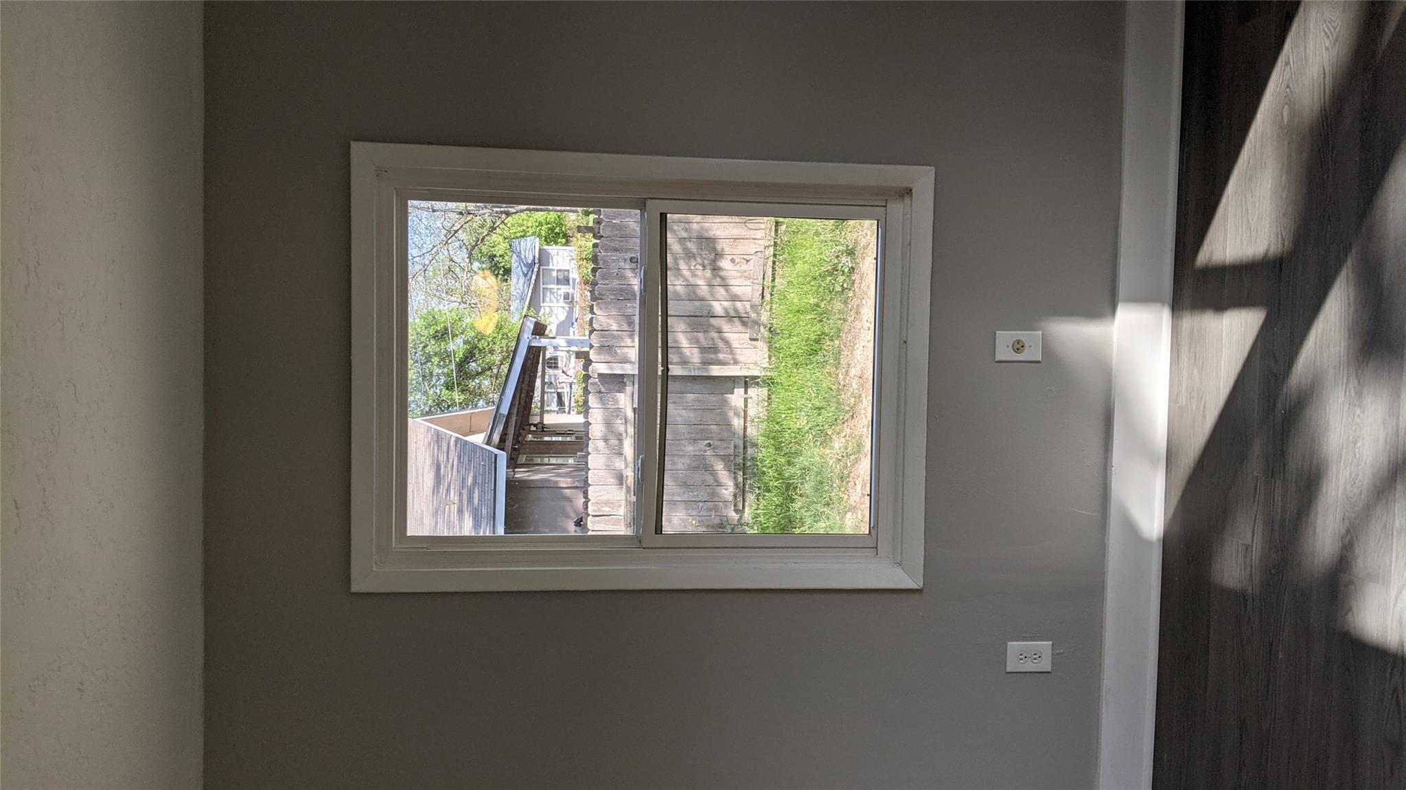 204 3rd St, San Marcos, TX 78666