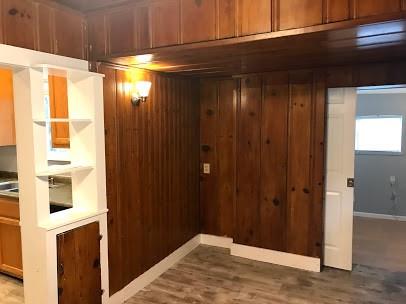 710 W Lake Dr, Taylor, TX 76574