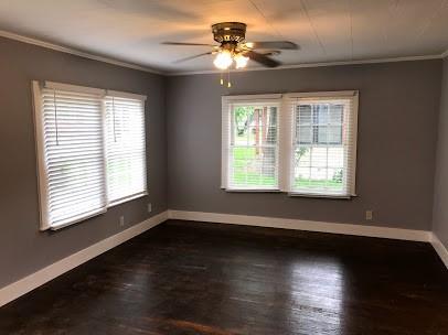 710 W Lake Dr, Taylor, TX 76574