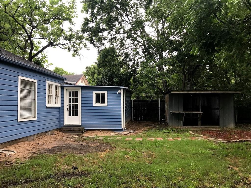 710 W Lake Dr, Taylor, TX 76574