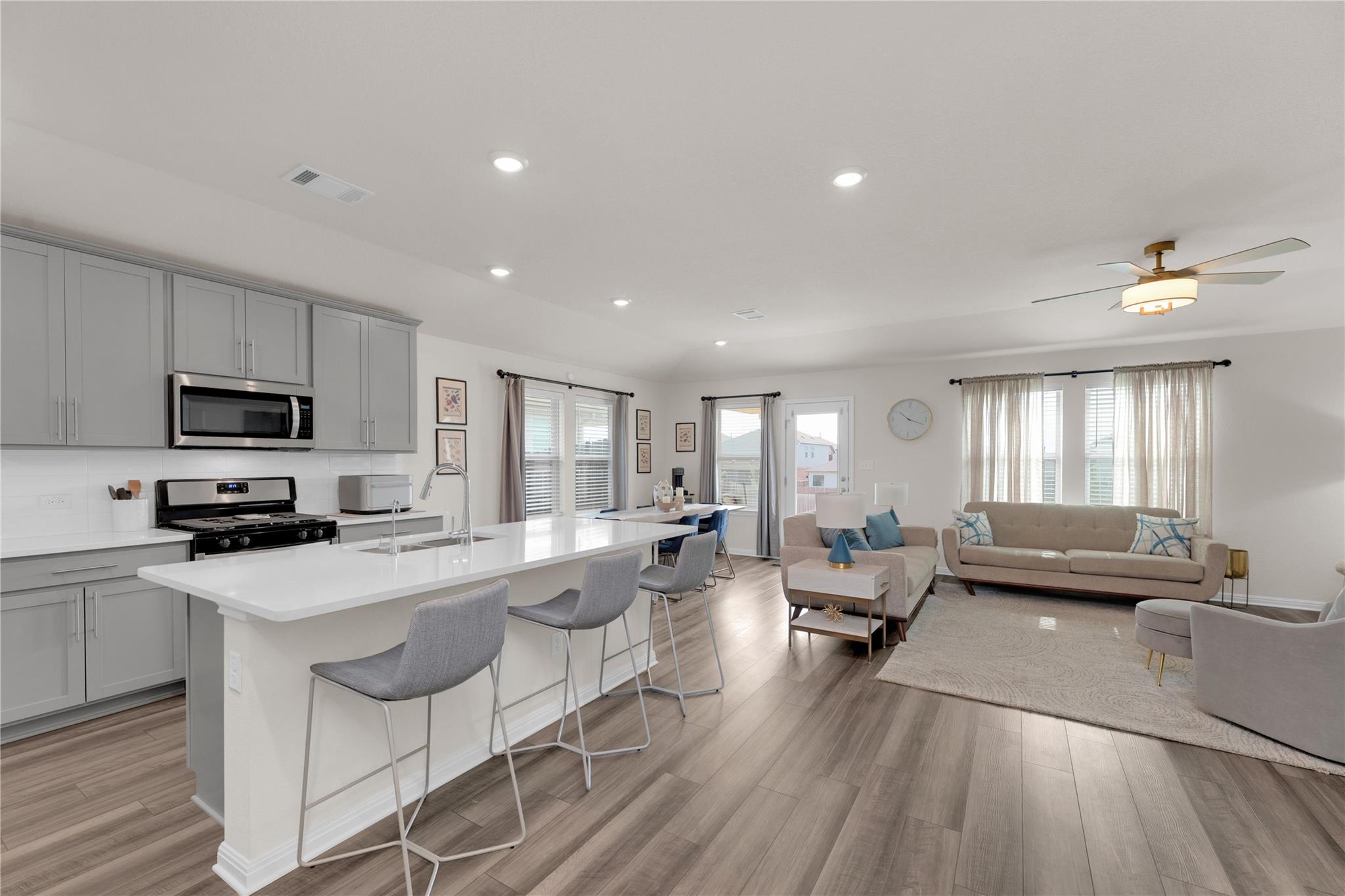 106 Wind Trl, Hutto, TX 78634