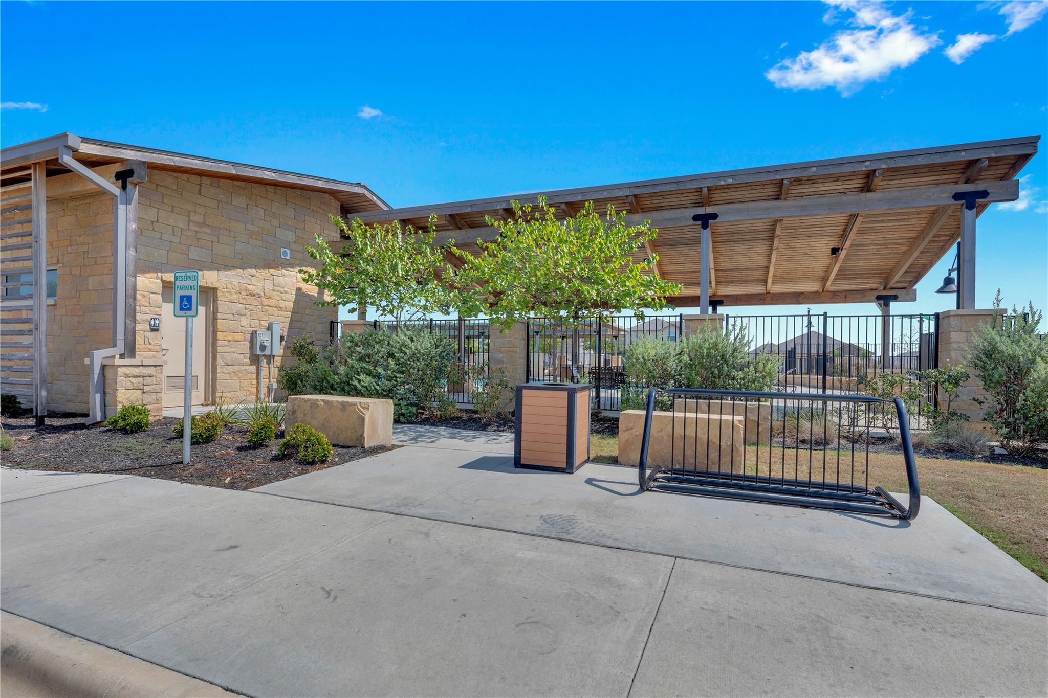 106 Wind Trl, Hutto, TX 78634