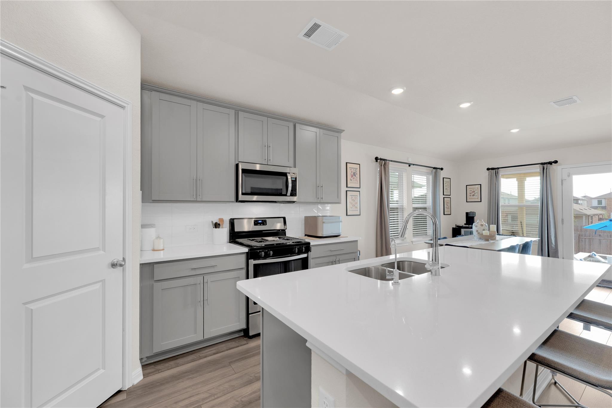 106 Wind Trl, Hutto, TX 78634