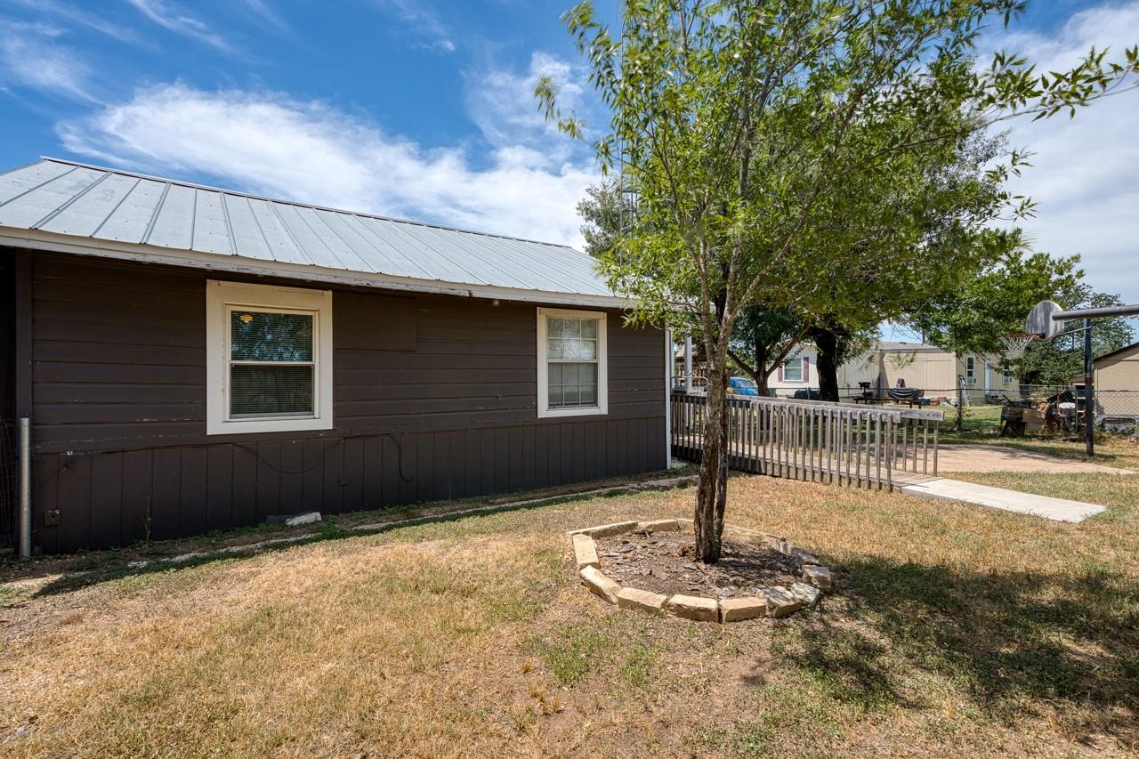 225 E Greencastle, Granite Shoals, TX 78654