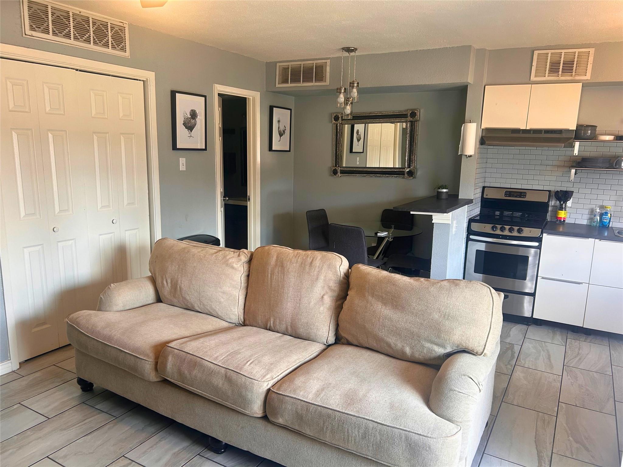 1840 Burton Dr # 103, Austin, TX 78741