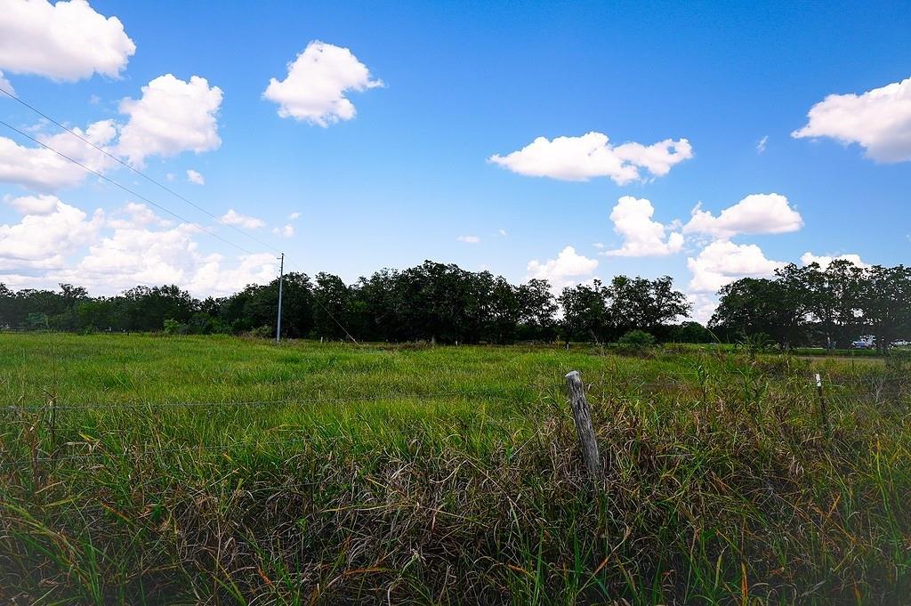 4810 Burke Rd, Flatonia, TX 78941