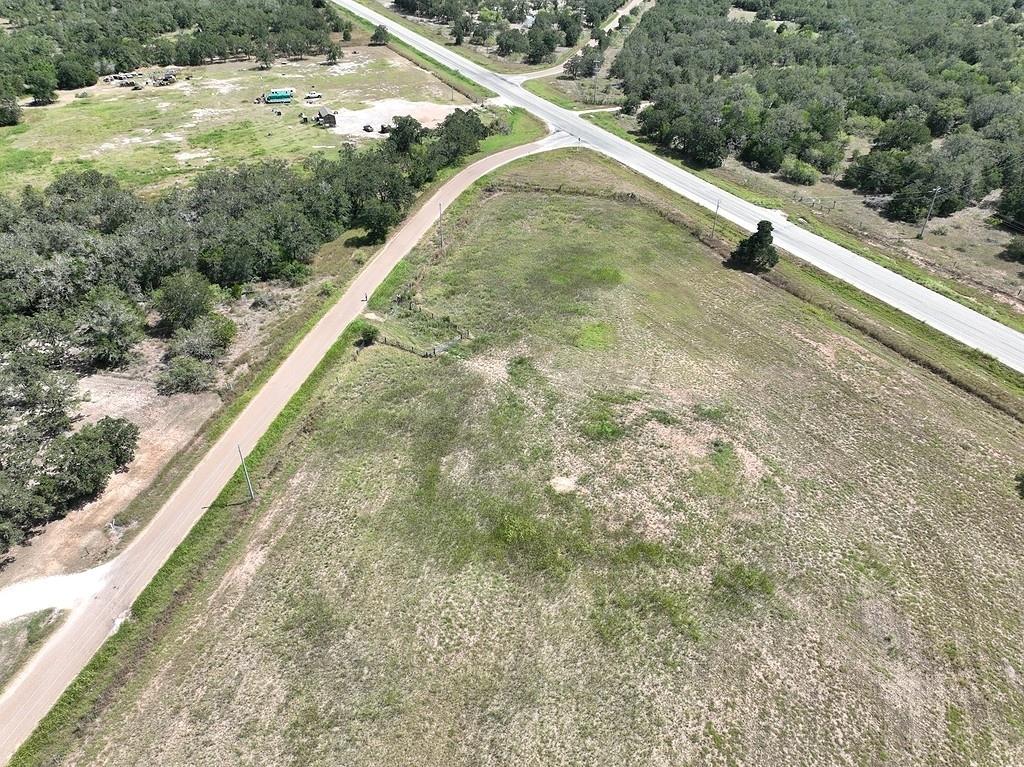 4810 Burke Rd, Flatonia, TX 78941