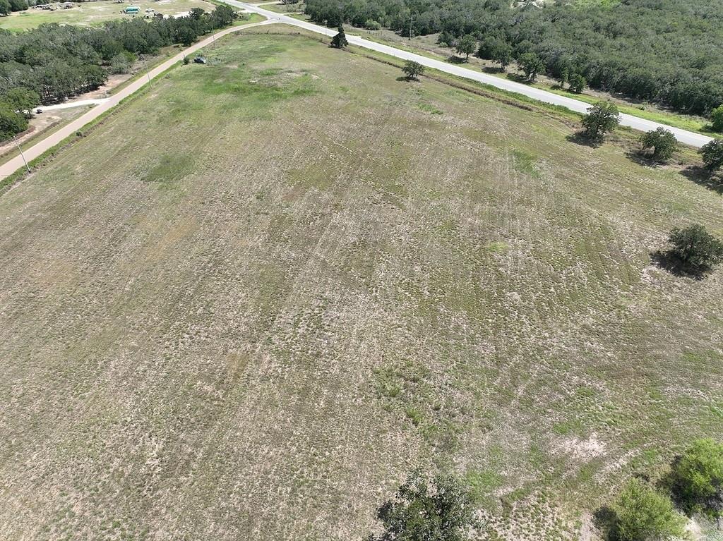 4810 Burke Rd, Flatonia, TX 78941