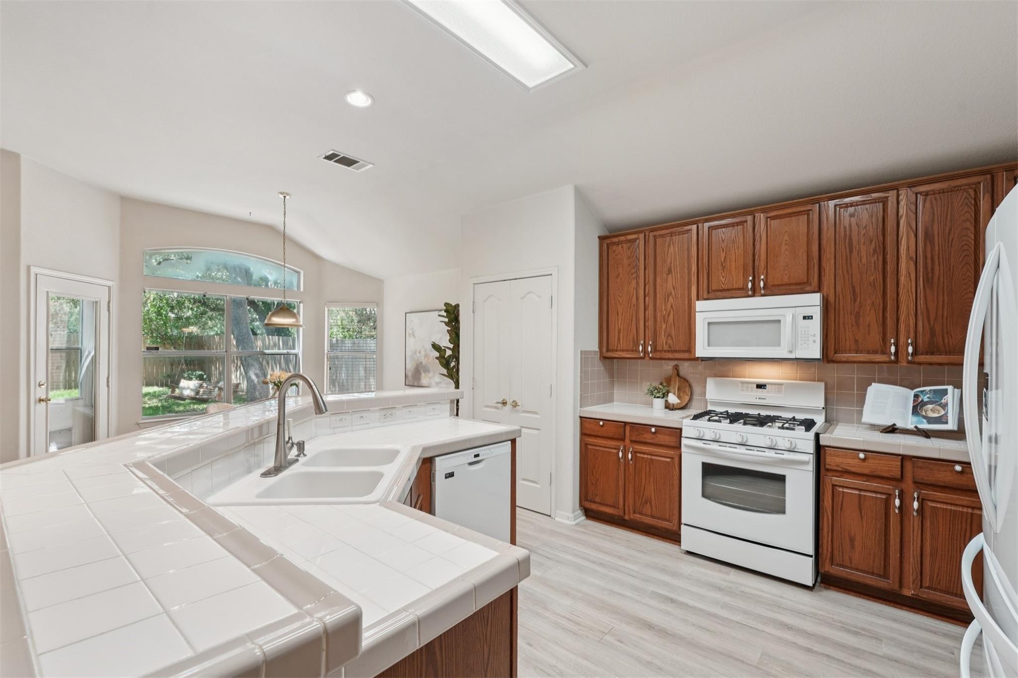 2213 Zoa Dr, Cedar Park, TX 78613