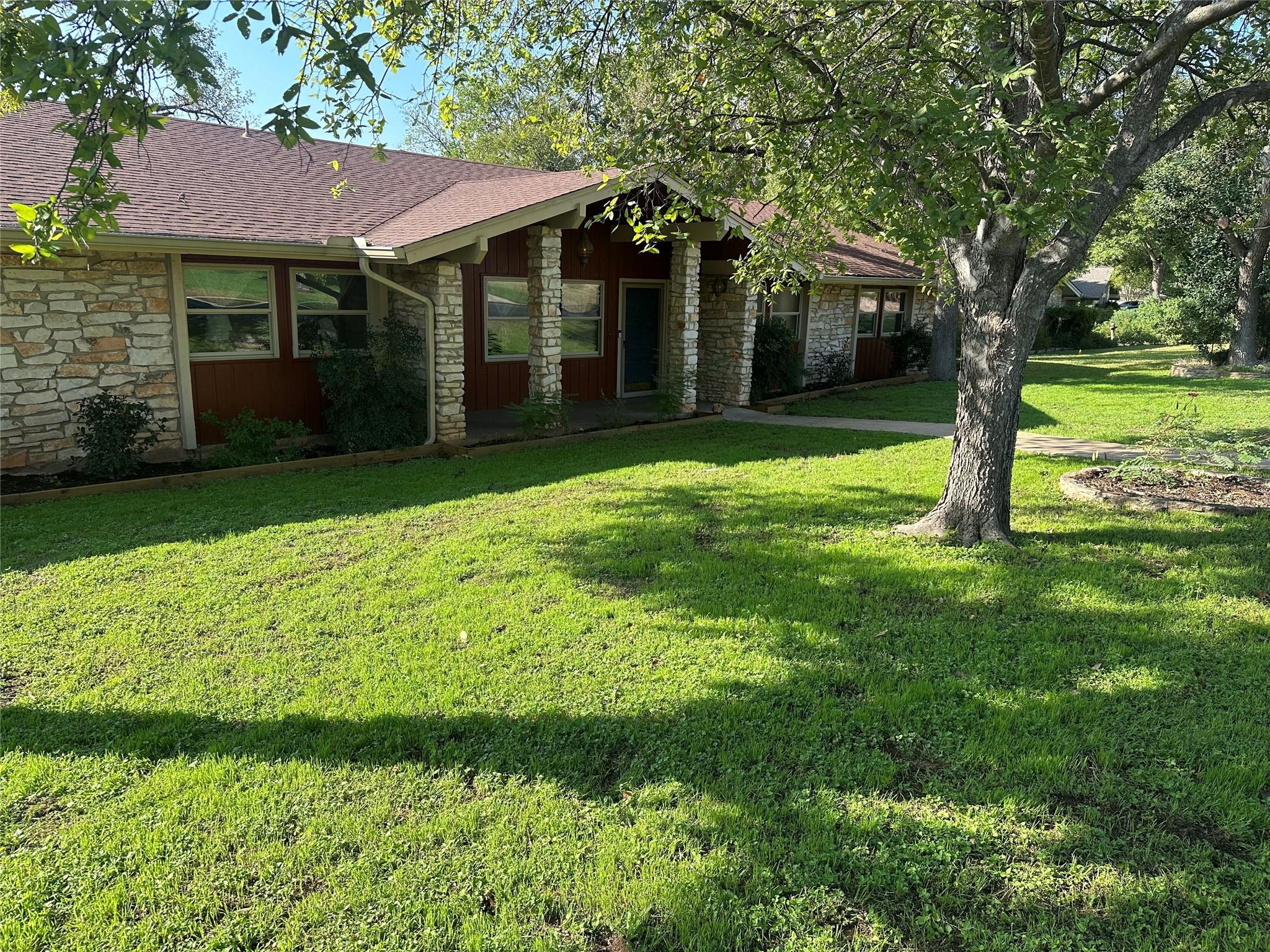 806 Country Club Rd, Georgetown, TX 78628