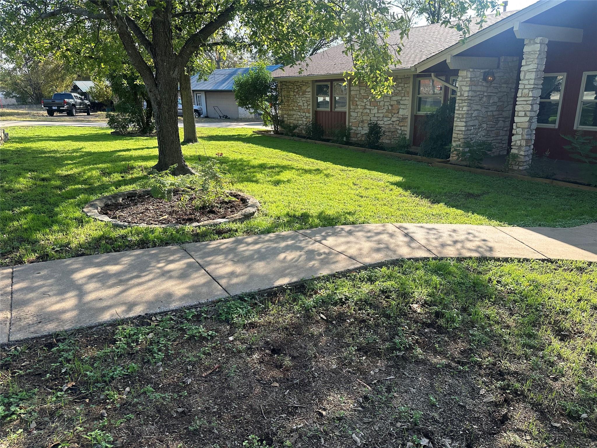 806 Country Club Rd, Georgetown, TX 78628