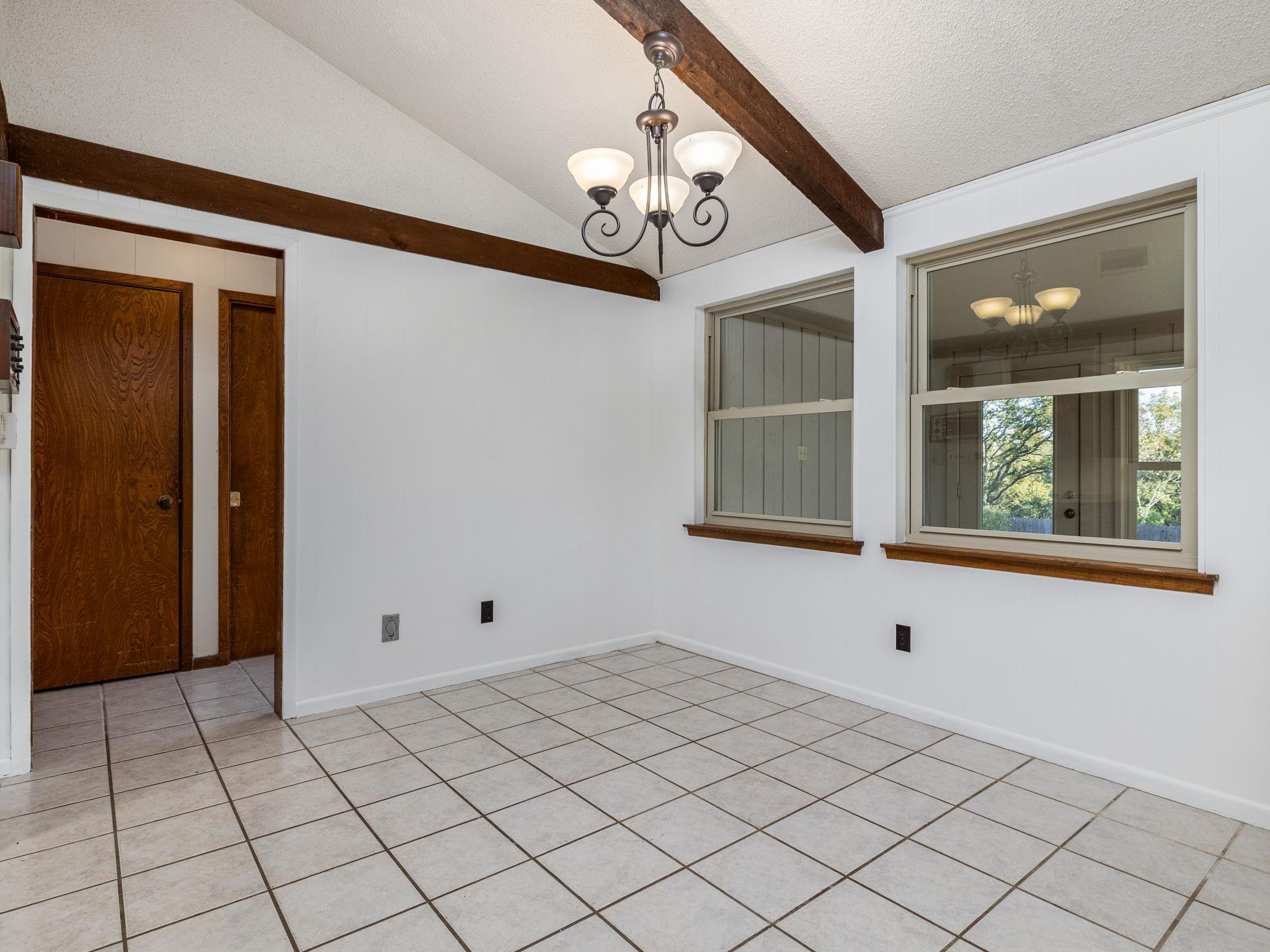 806 Country Club Rd, Georgetown, TX 78628