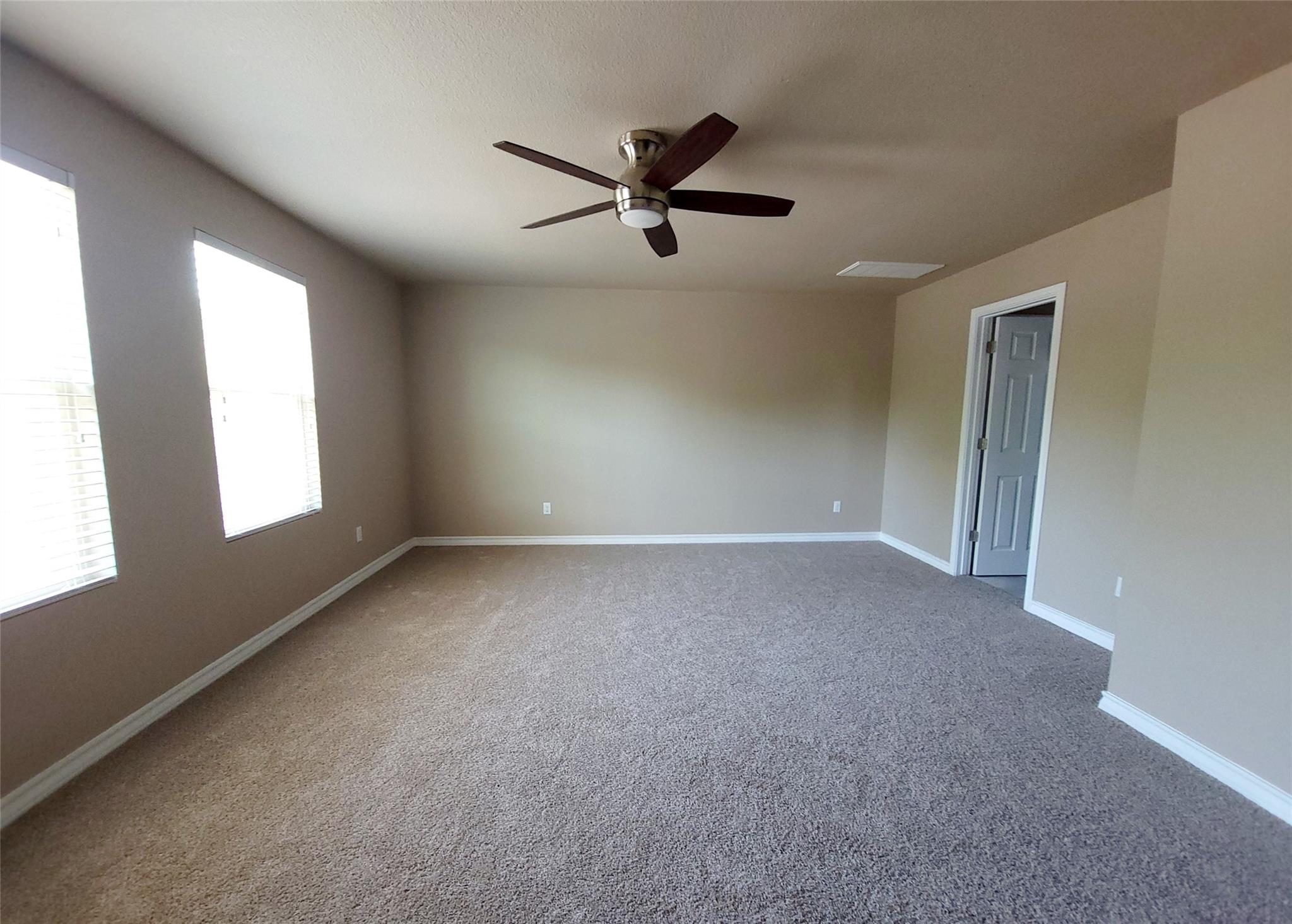 213 Mary Max Cir, San Marcos, TX 78666