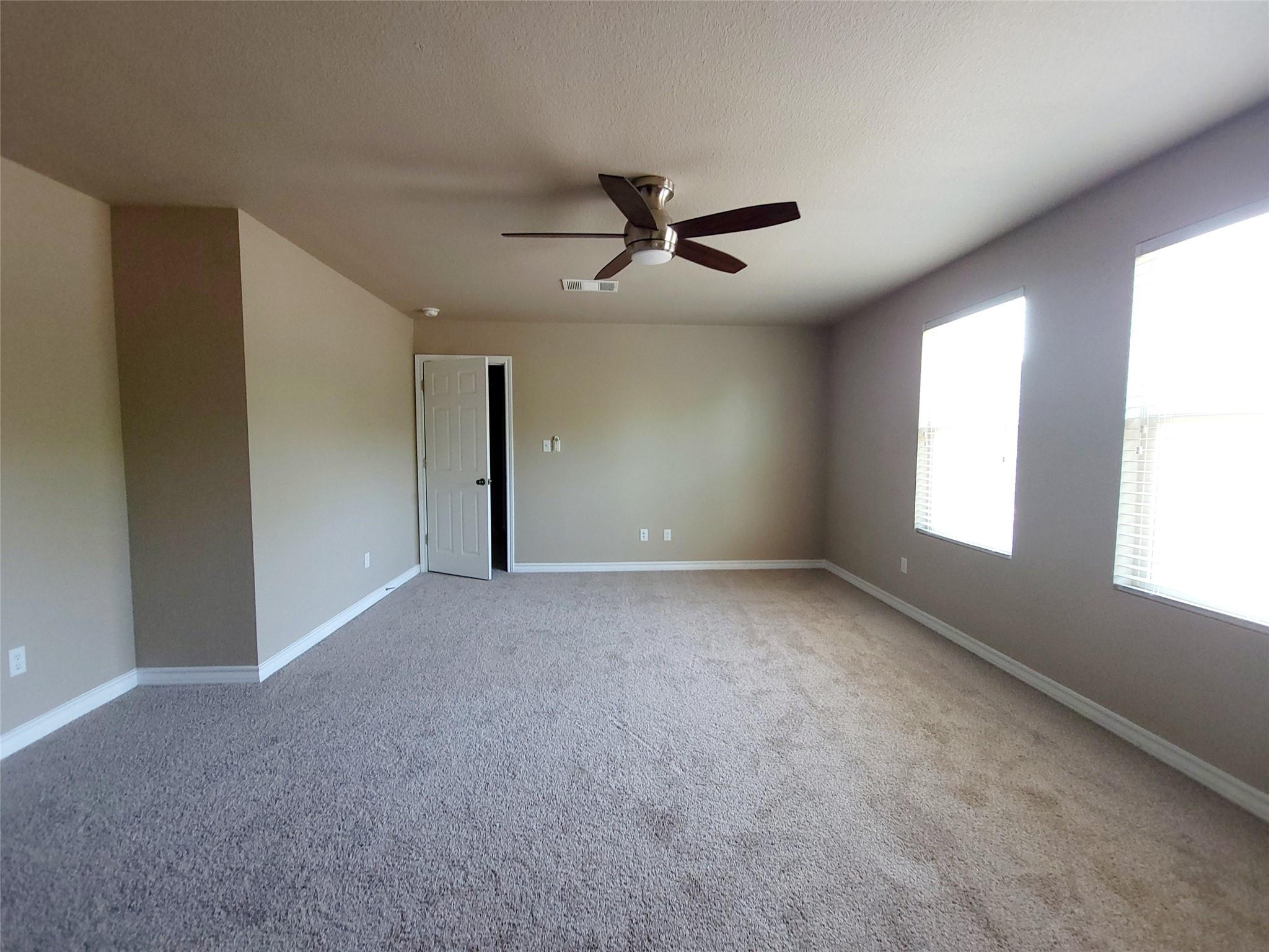 213 Mary Max Cir, San Marcos, TX 78666