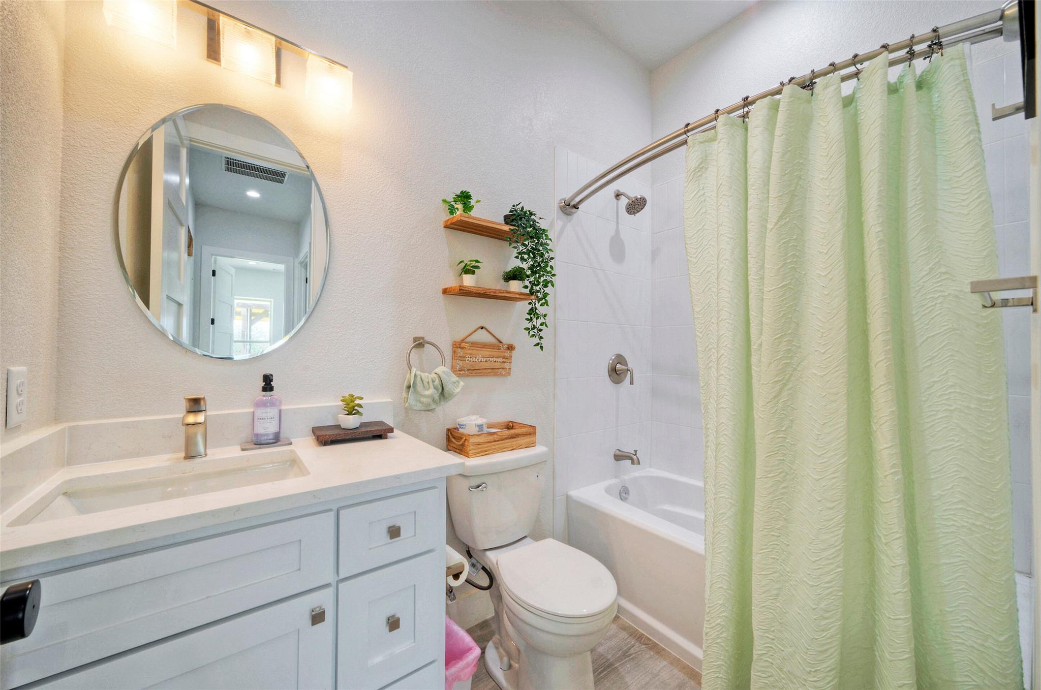 000 Patterson Ave, Flatonia, TX 78941